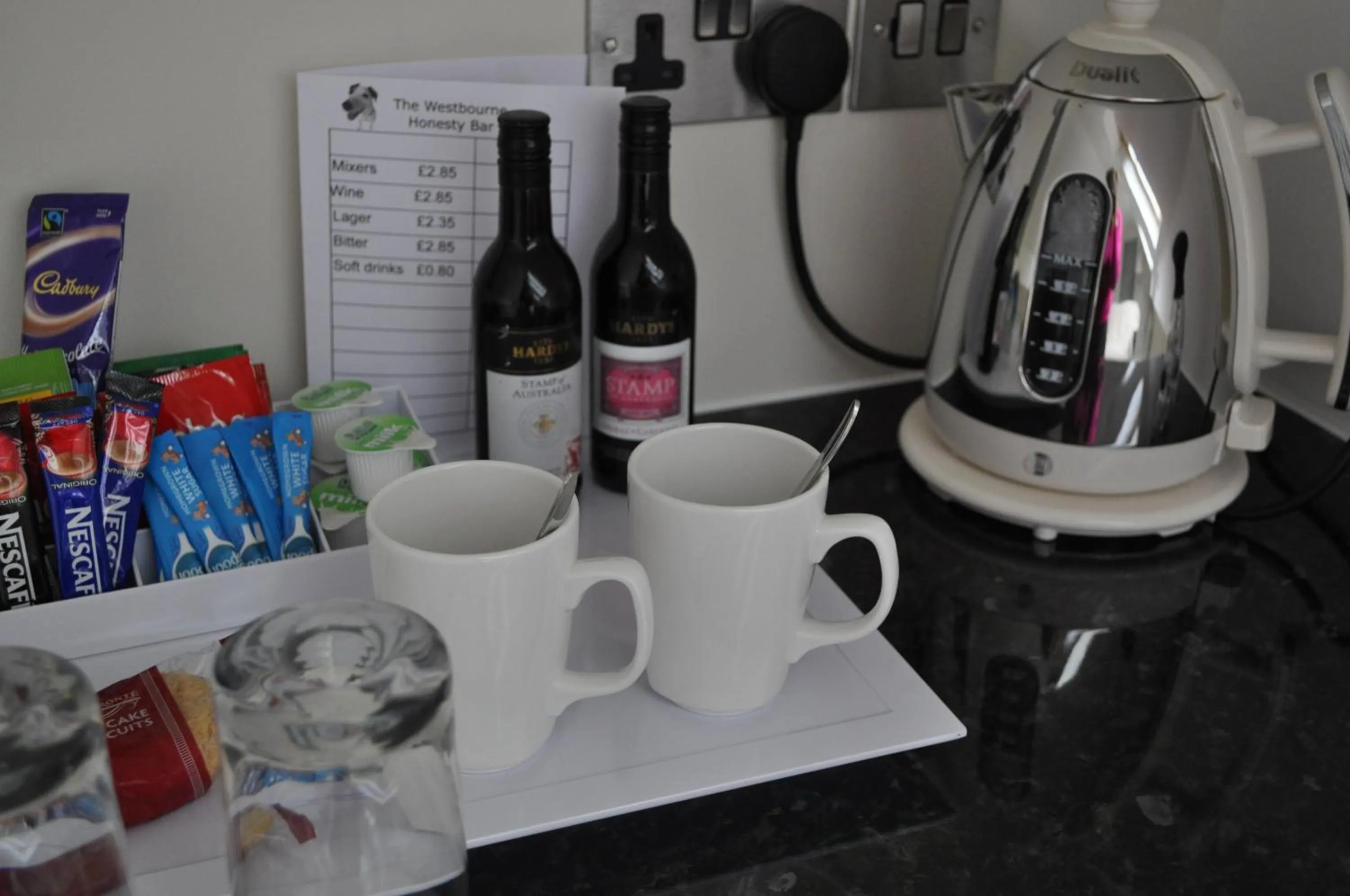 Coffee/tea facilities in The Westbourne