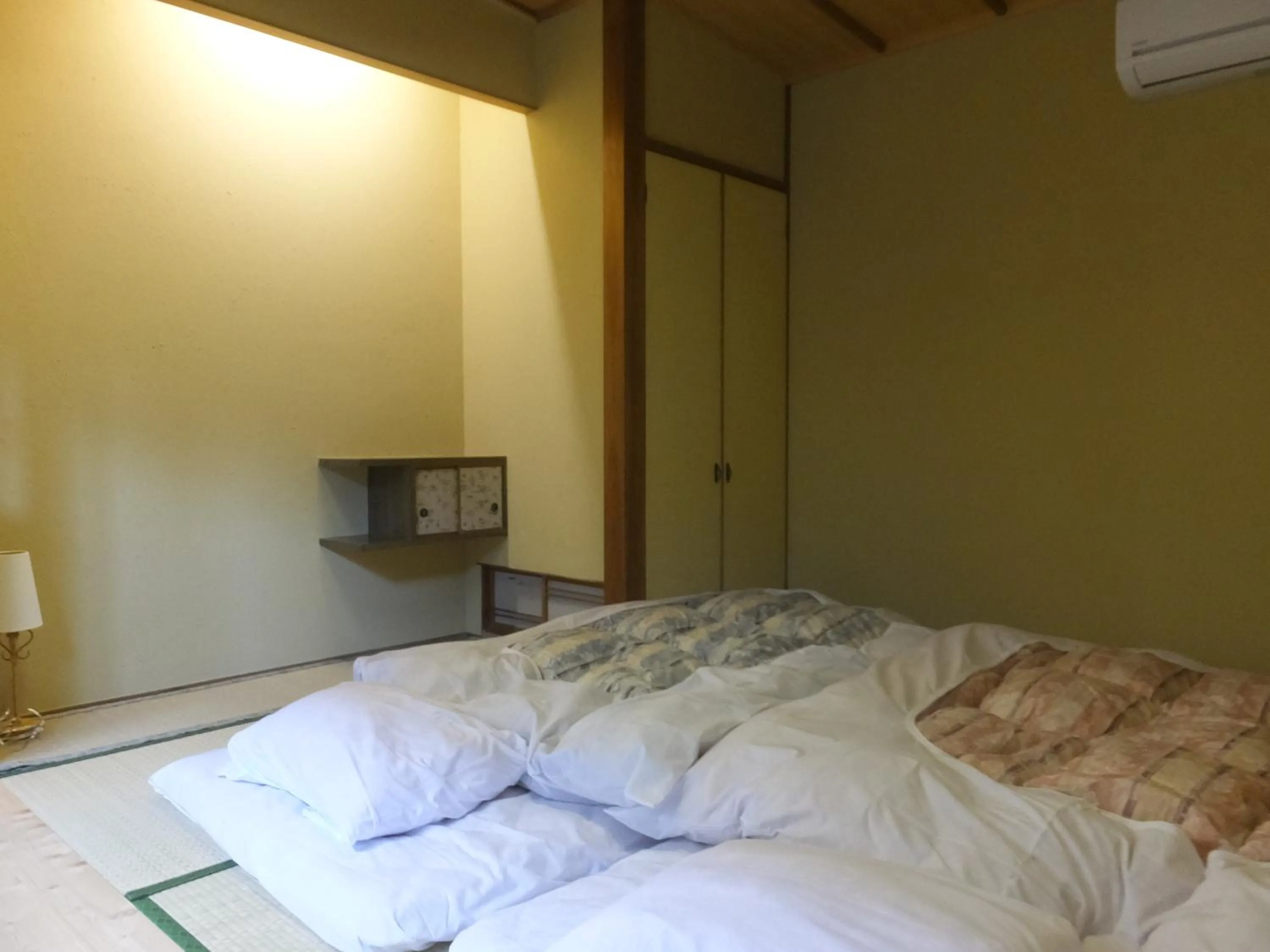 Photo of the whole room, Bed in Guesthouse Mikkaichi