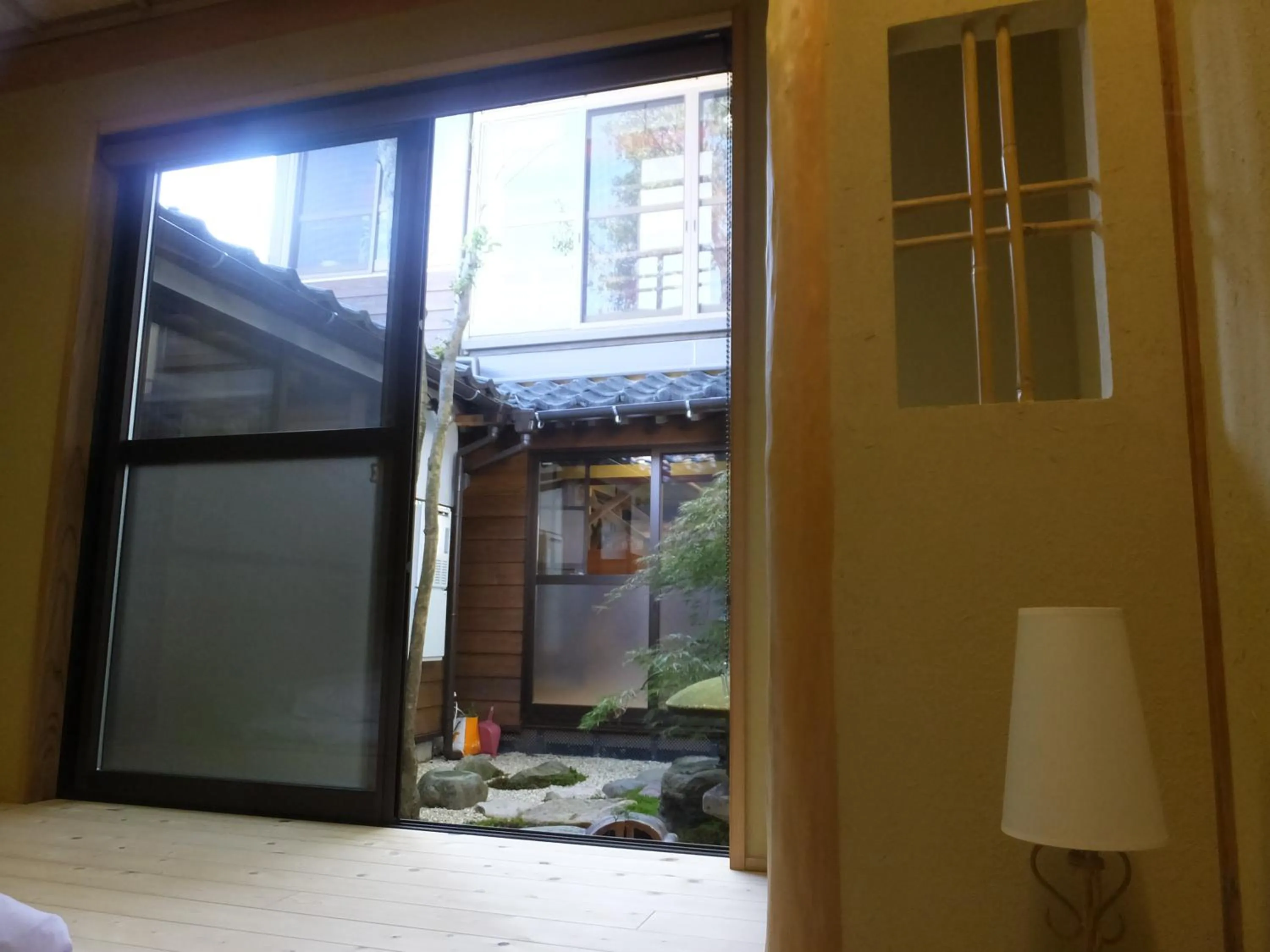 Garden view, Bed in Guesthouse Mikkaichi