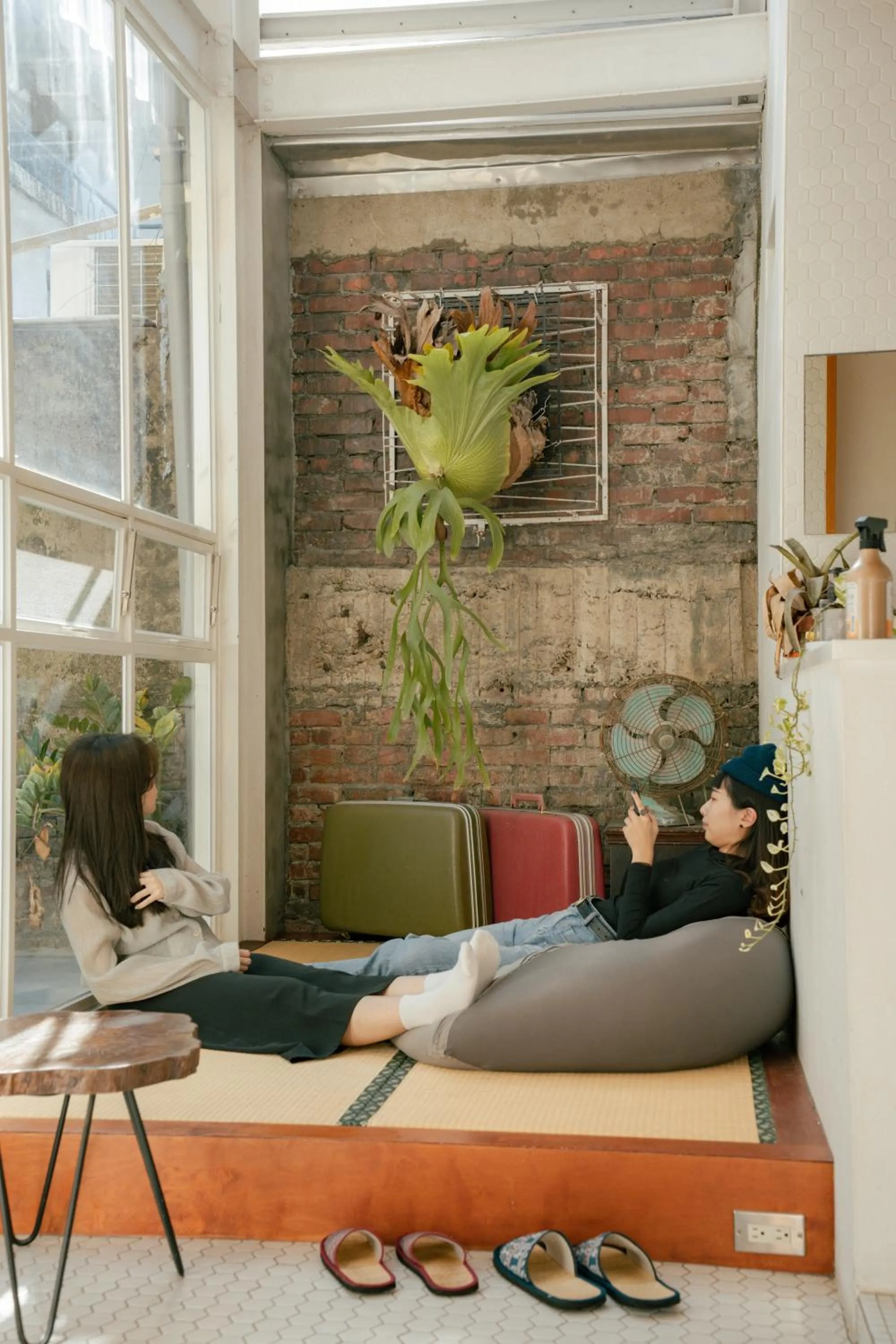 Seating area in 365.Hostel