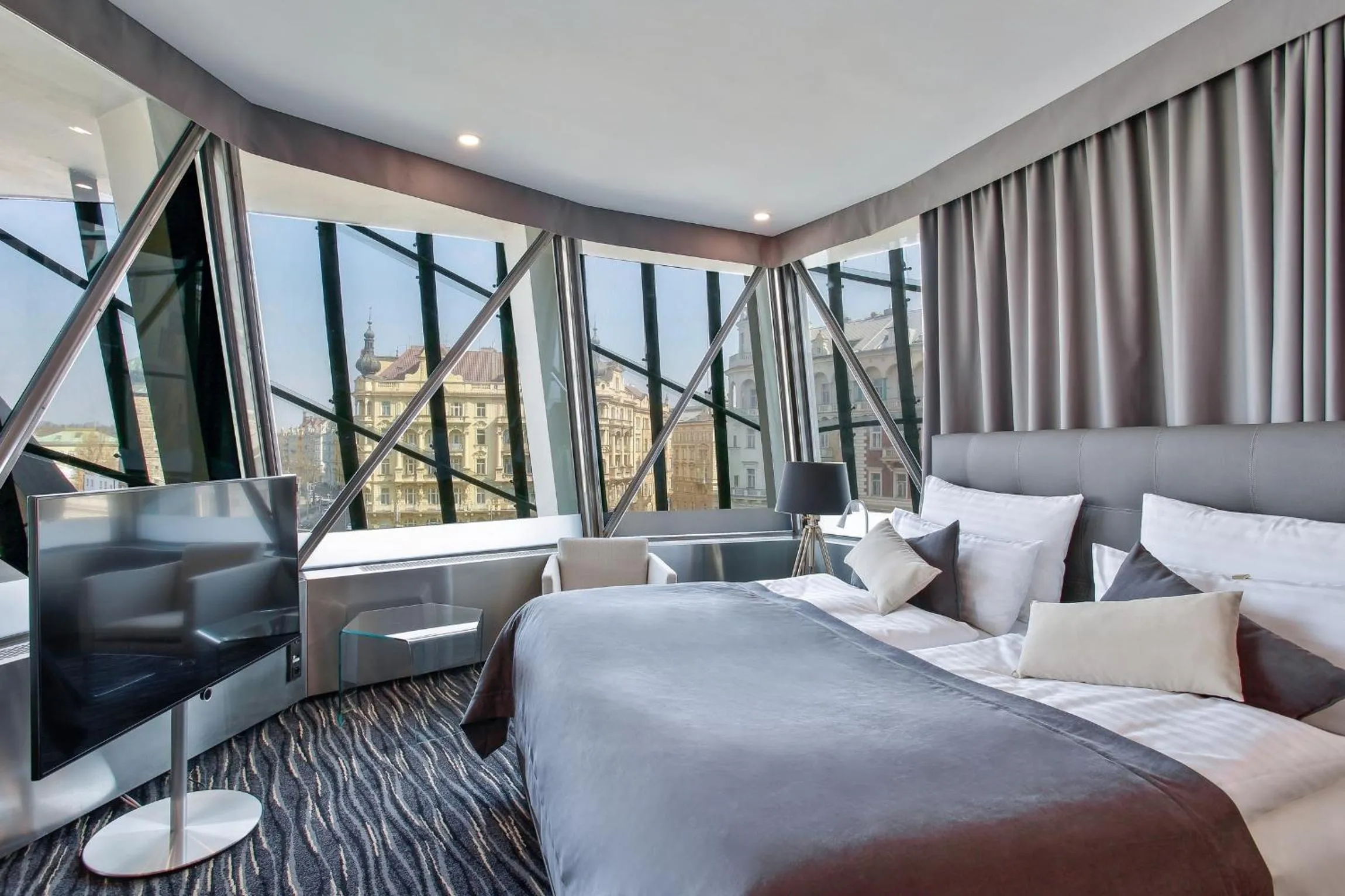 Bedroom, Bed in Dancing House - Tančící dům hotel