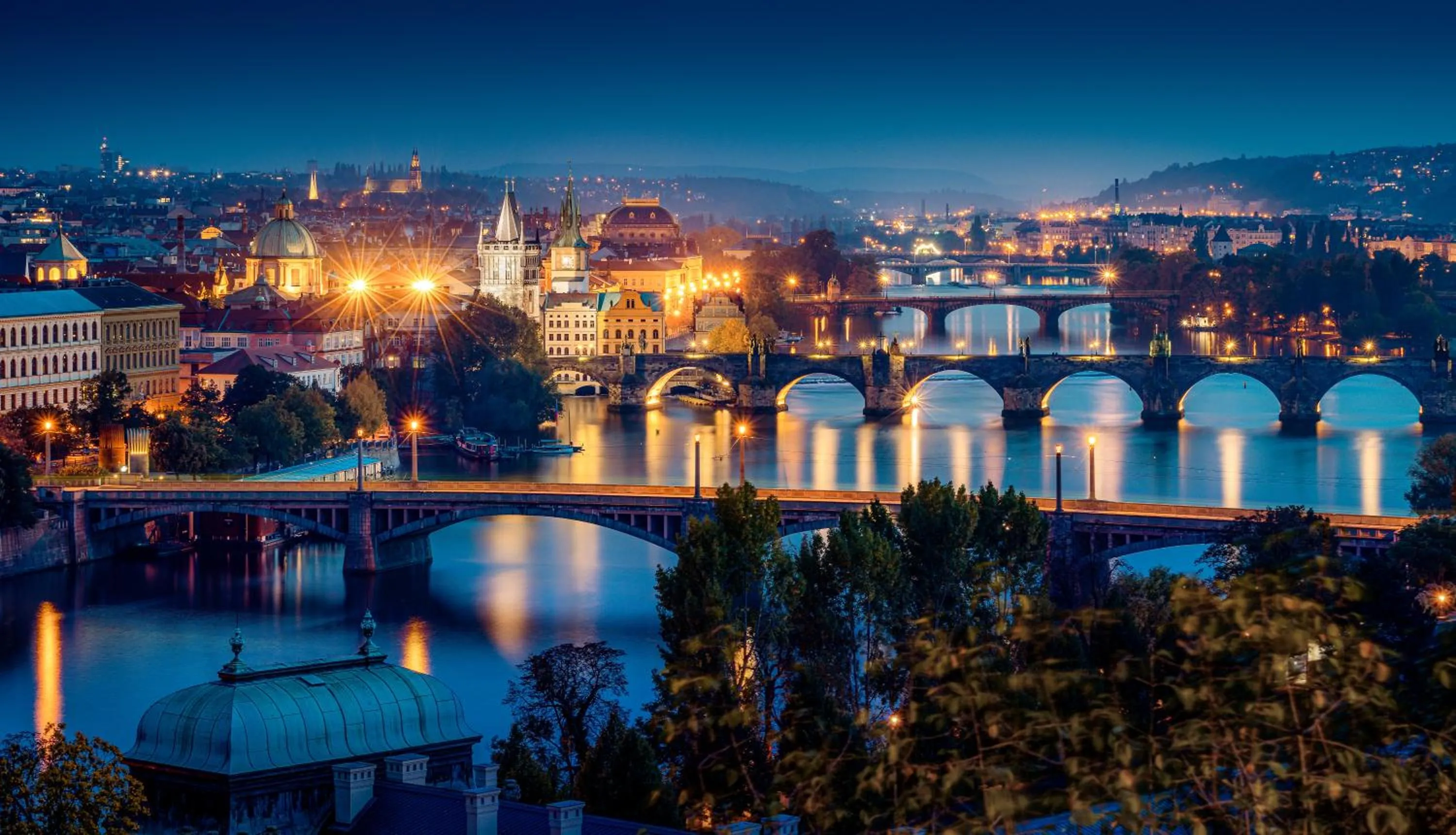 Property building in Dancing House - Tančící dům hotel