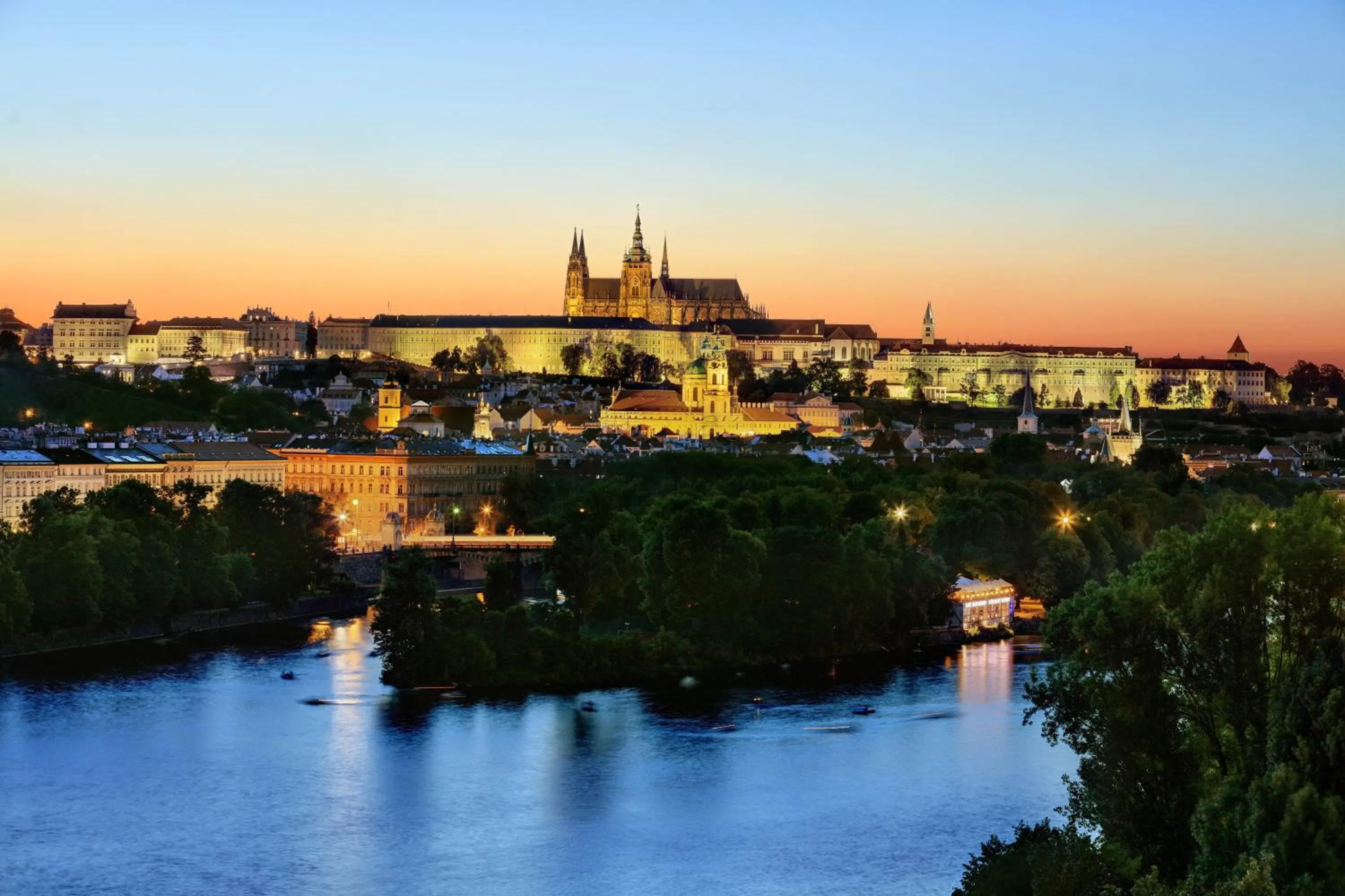 City view in Dancing House - Tančící dům hotel