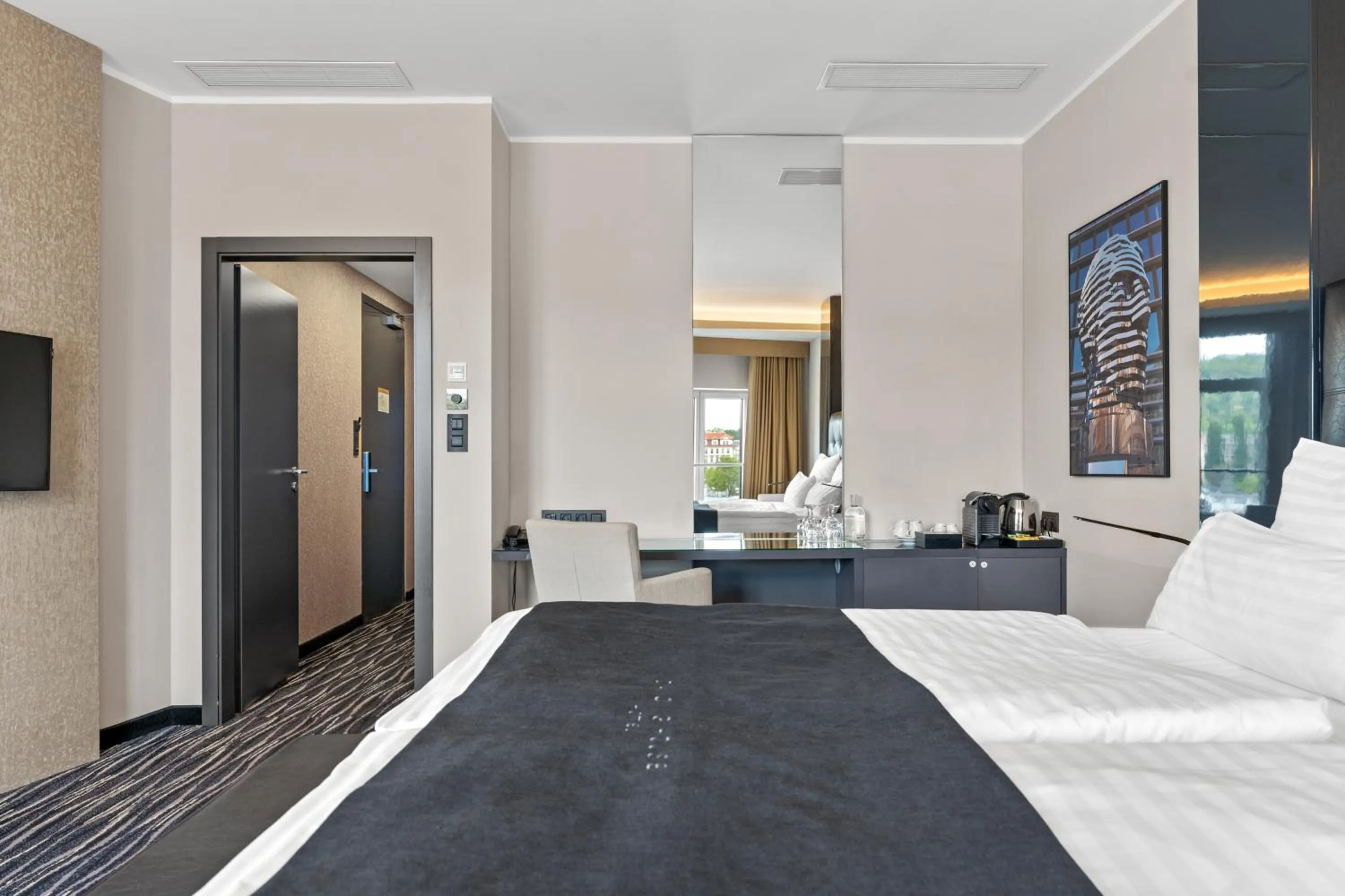 Bed in Dancing House - Tančící dům hotel