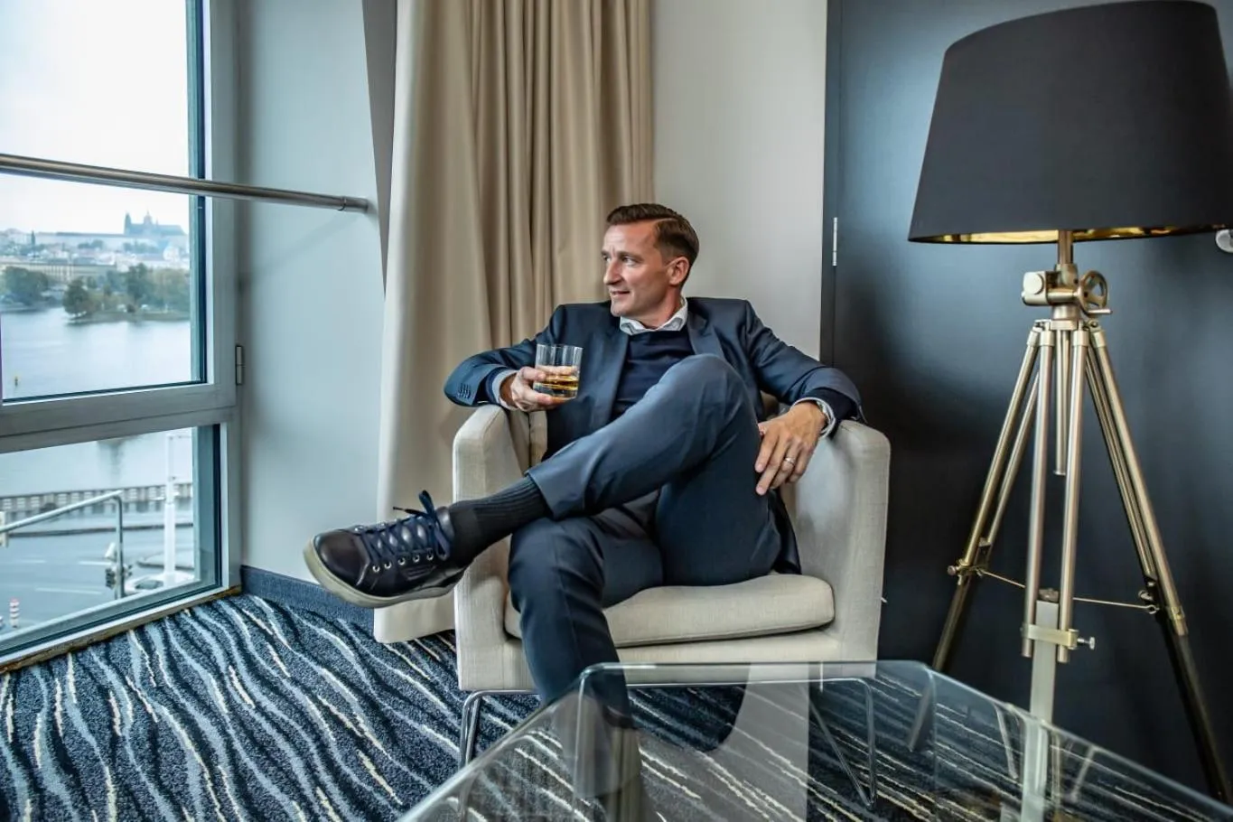 People in Dancing House - Tančící dům hotel