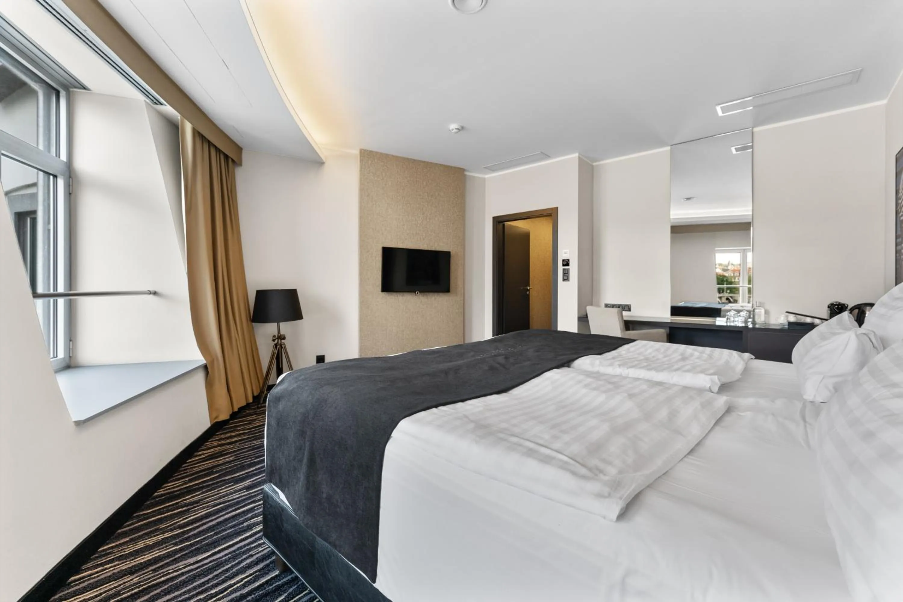 Bedroom, Bed in Dancing House - Tančící dům hotel