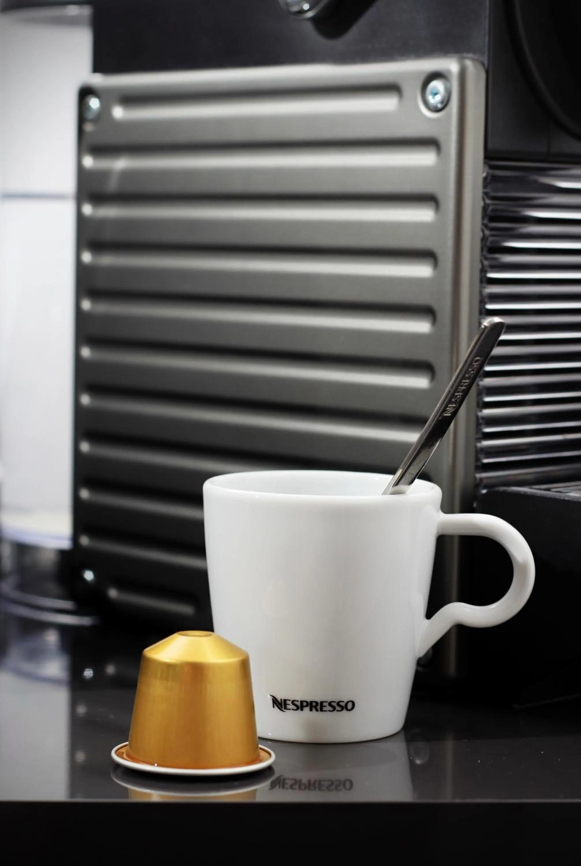 Coffee/tea facilities in Dancing House - Tančící dům hotel