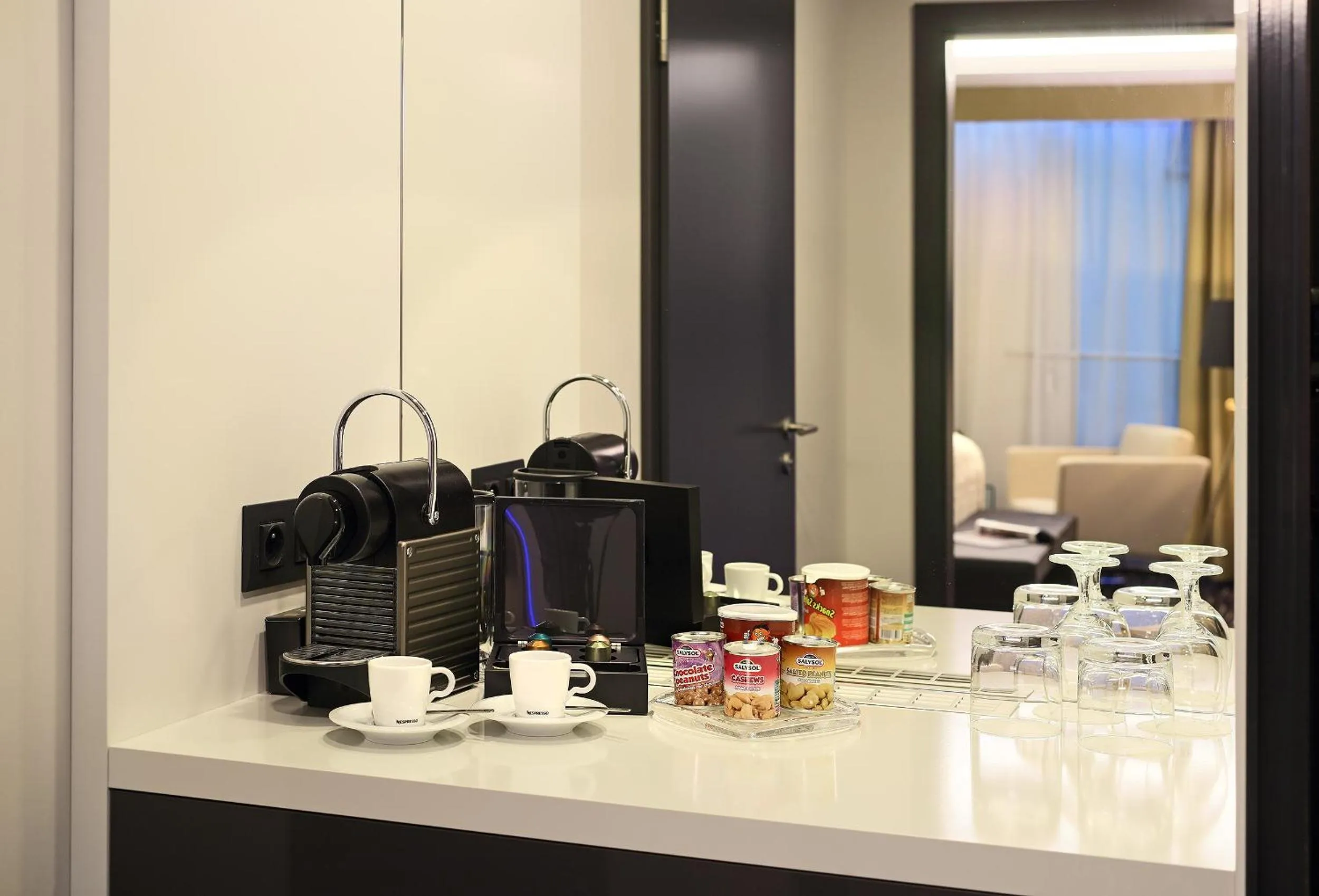 Drinks in Dancing House - Tančící dům hotel