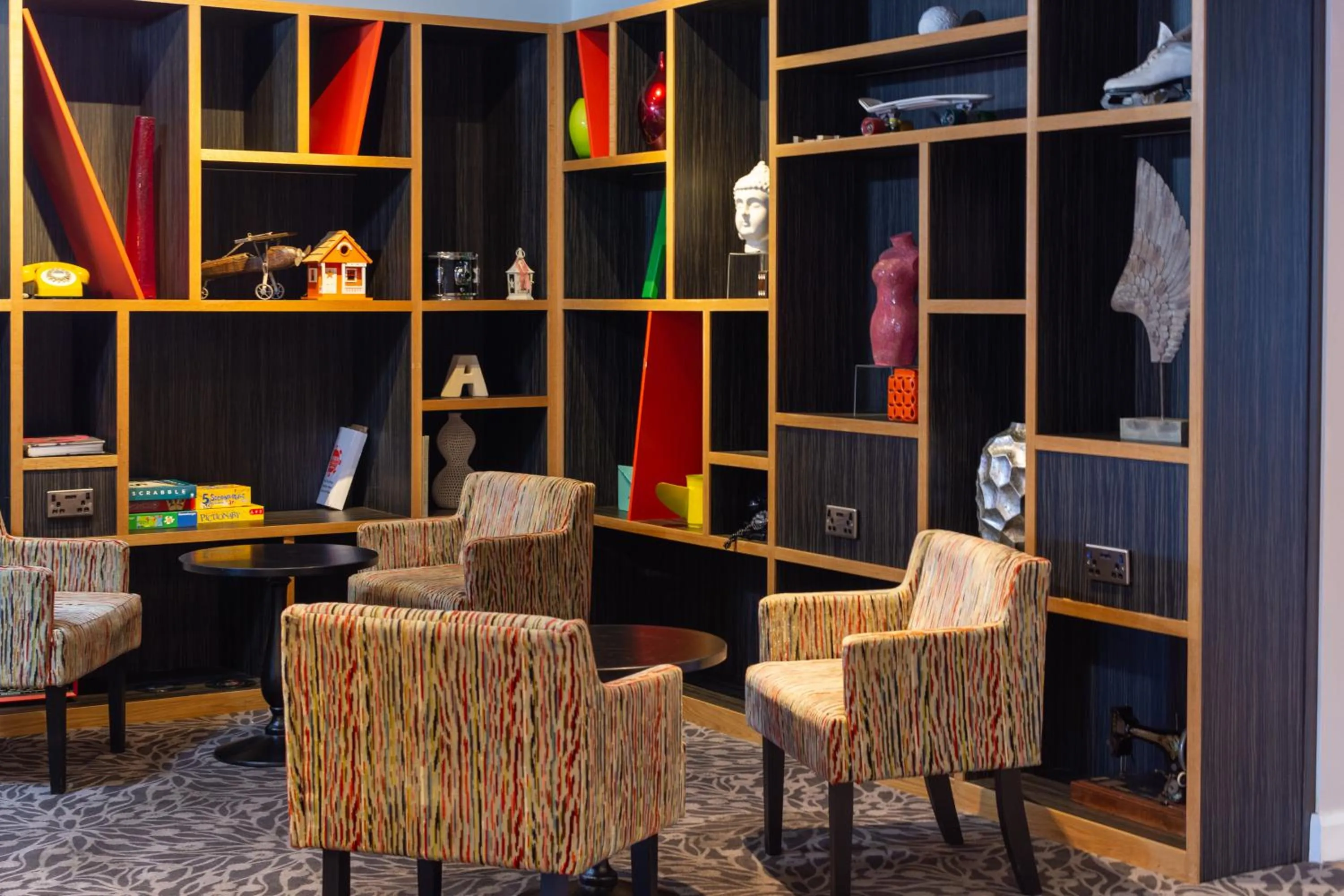 Lounge or bar in Holiday Inn Liverpool City Centre by IHG