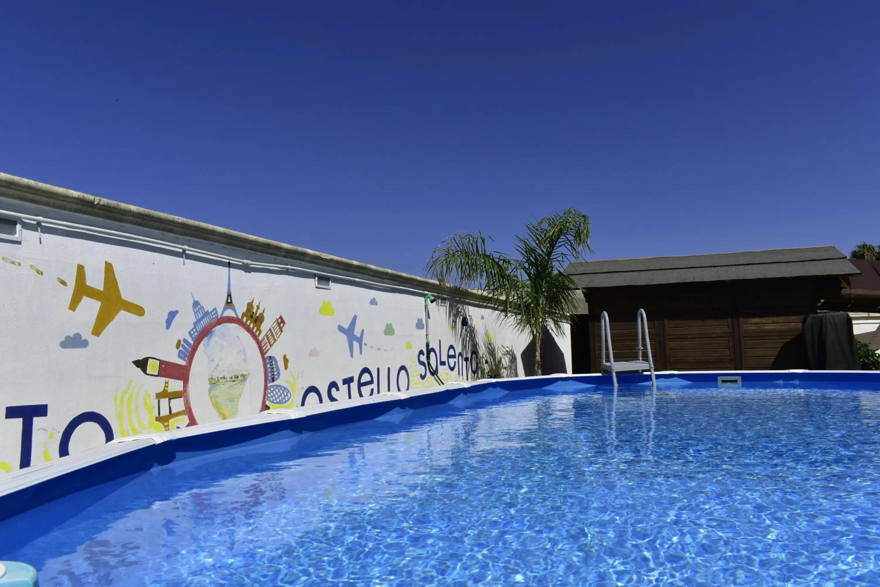 Pool view in Ostello Salento