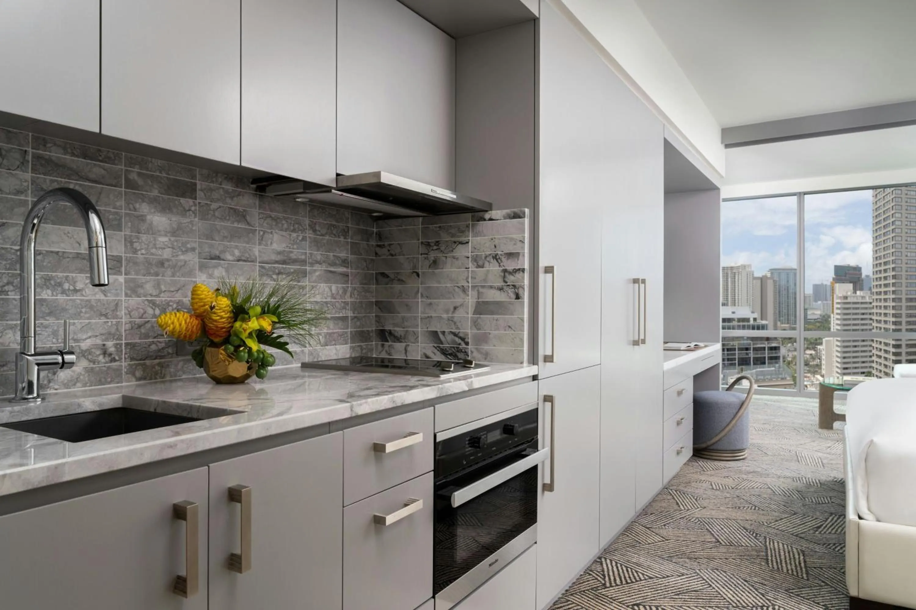 Kitchen or kitchenette in The Ritz-Carlton Residences, Waikiki Beach Hotel