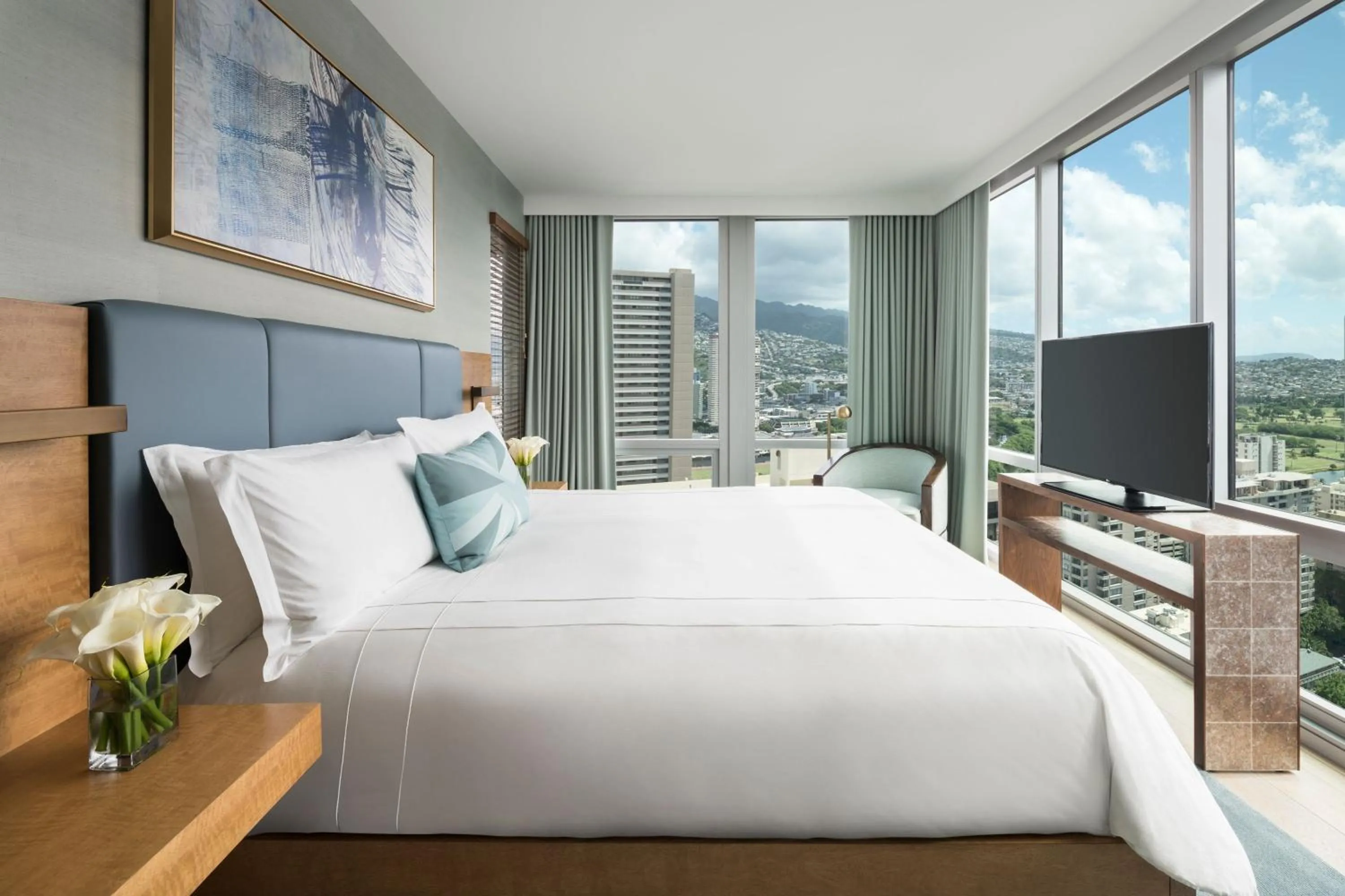 Bedroom, Bed in The Ritz-Carlton Residences, Waikiki Beach Hotel