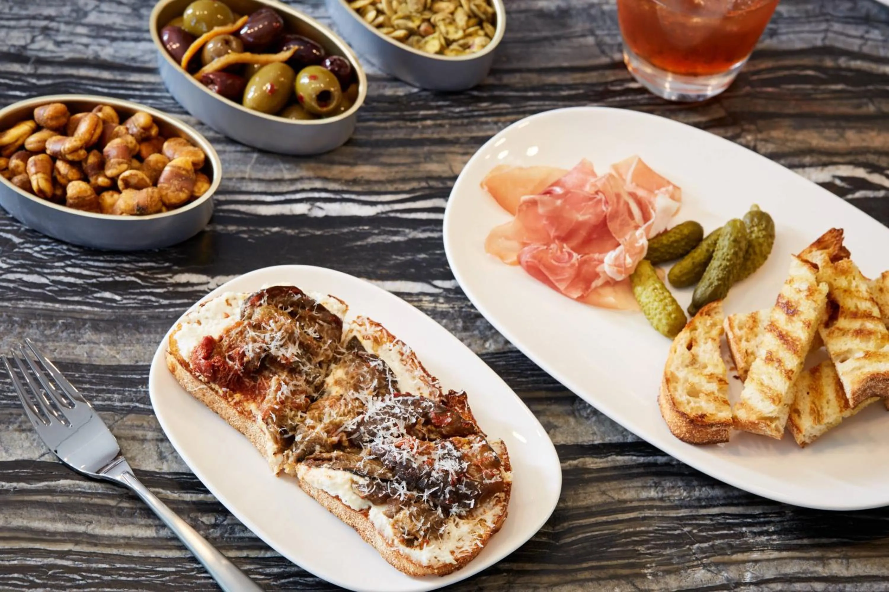 Lounge or bar in AC Hotel by Marriott Phoenix Tempe/Downtown