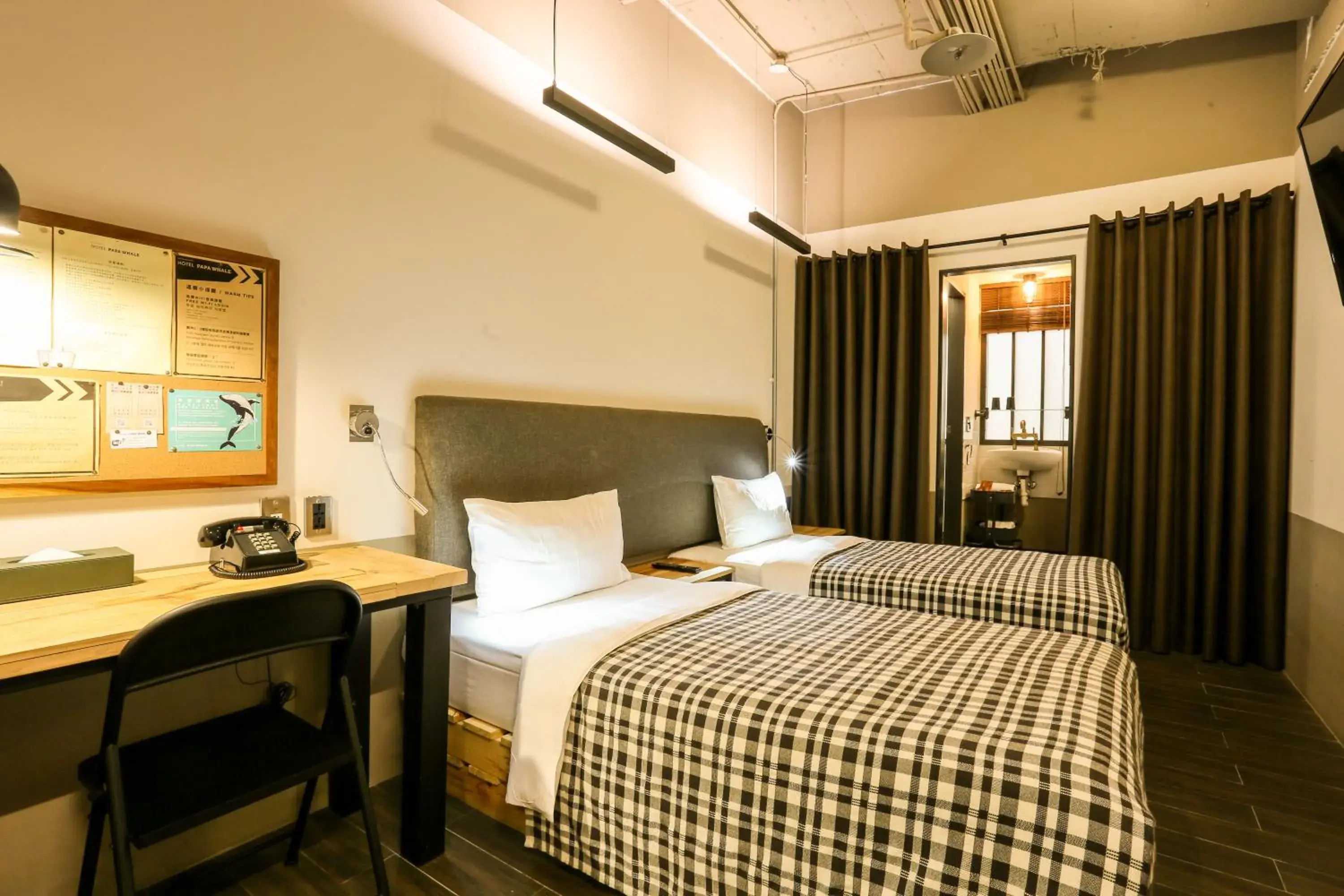 Exquisite Twin Room in Hotel PaPa Whale Exquisite Twin Room in Hotel PaPa Whale