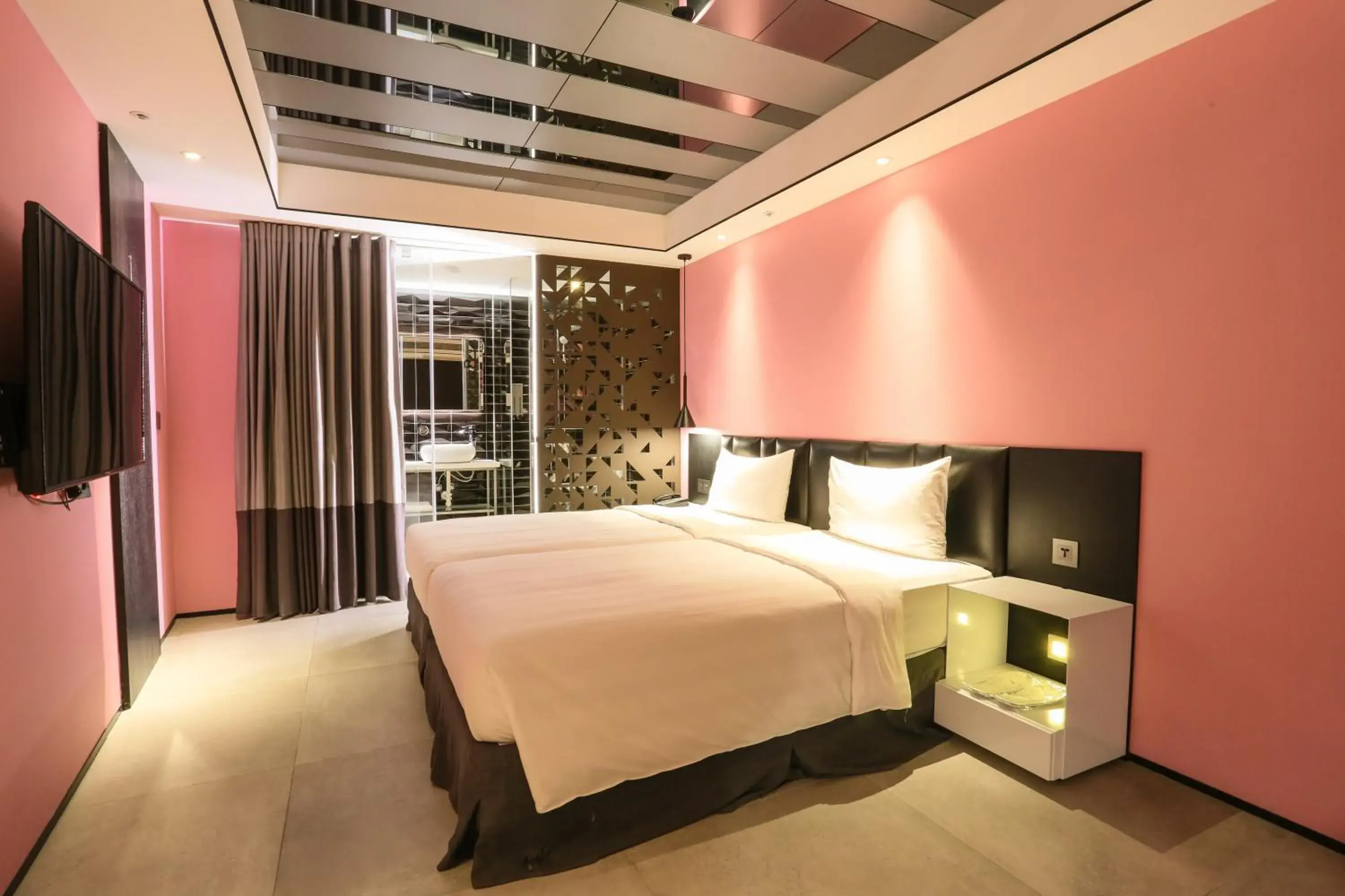 Comfort Double Room - Basement in Hotel PaPa Whale Comfort Double Room - Basement in Hotel PaPa Whale