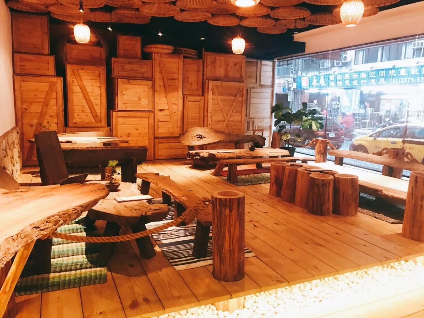 Restaurant/places to eat in Hotel PaPa Whale