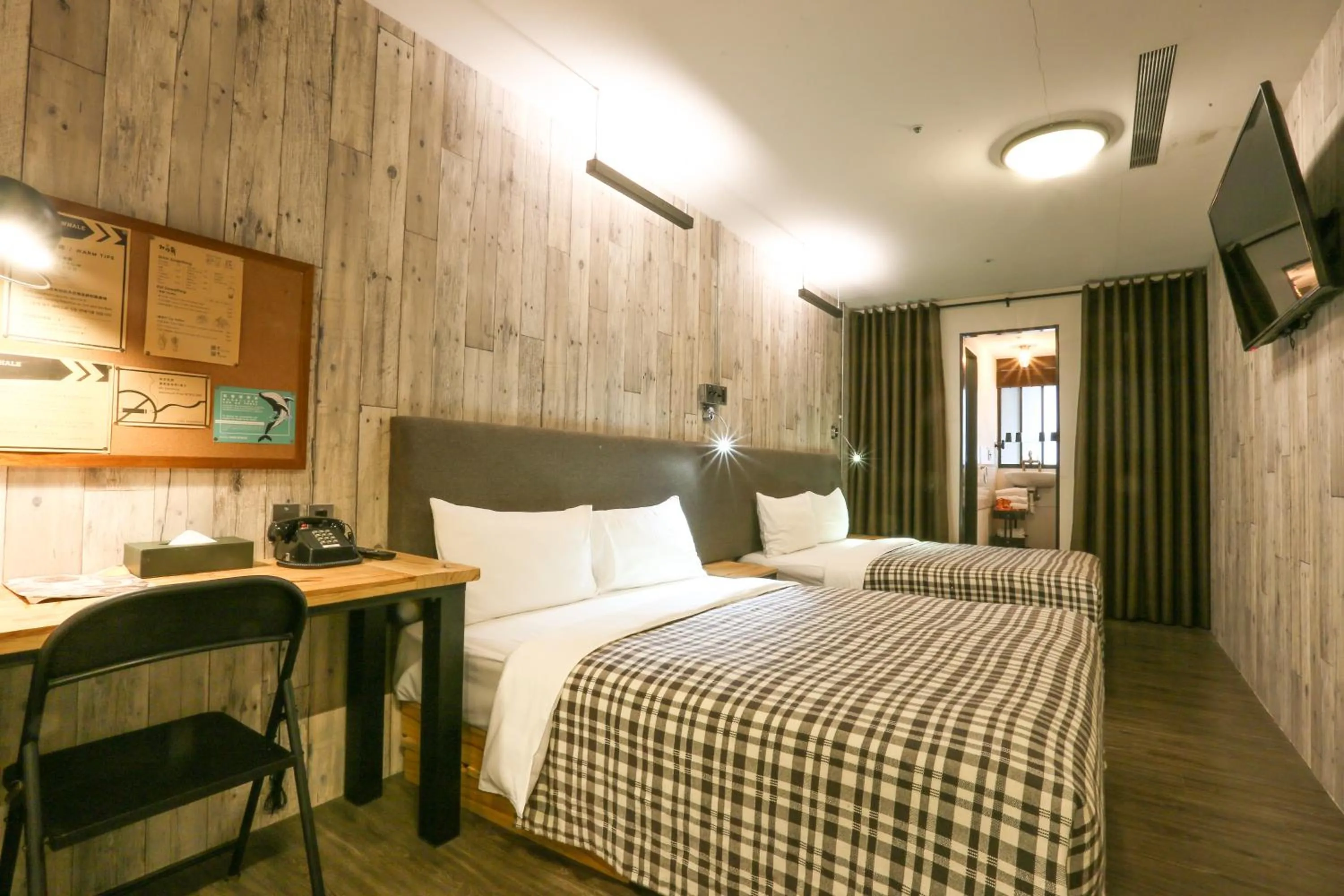 Photo of the whole room, Bed in Hotel PaPa Whale