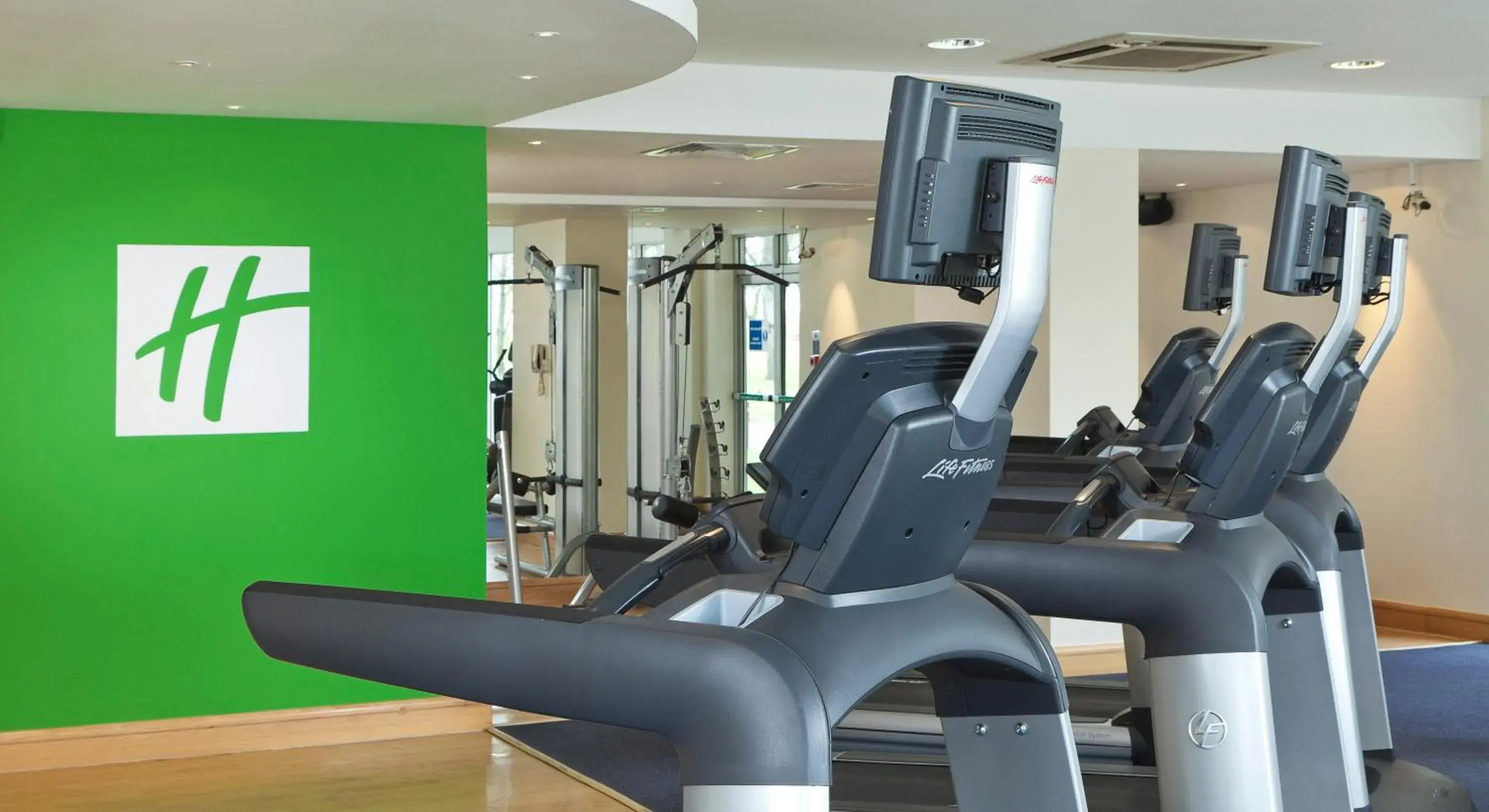 Fitness centre/facilities, Fitness Center/Facilities in Holiday Inn London - Heathrow M4Jct.4
