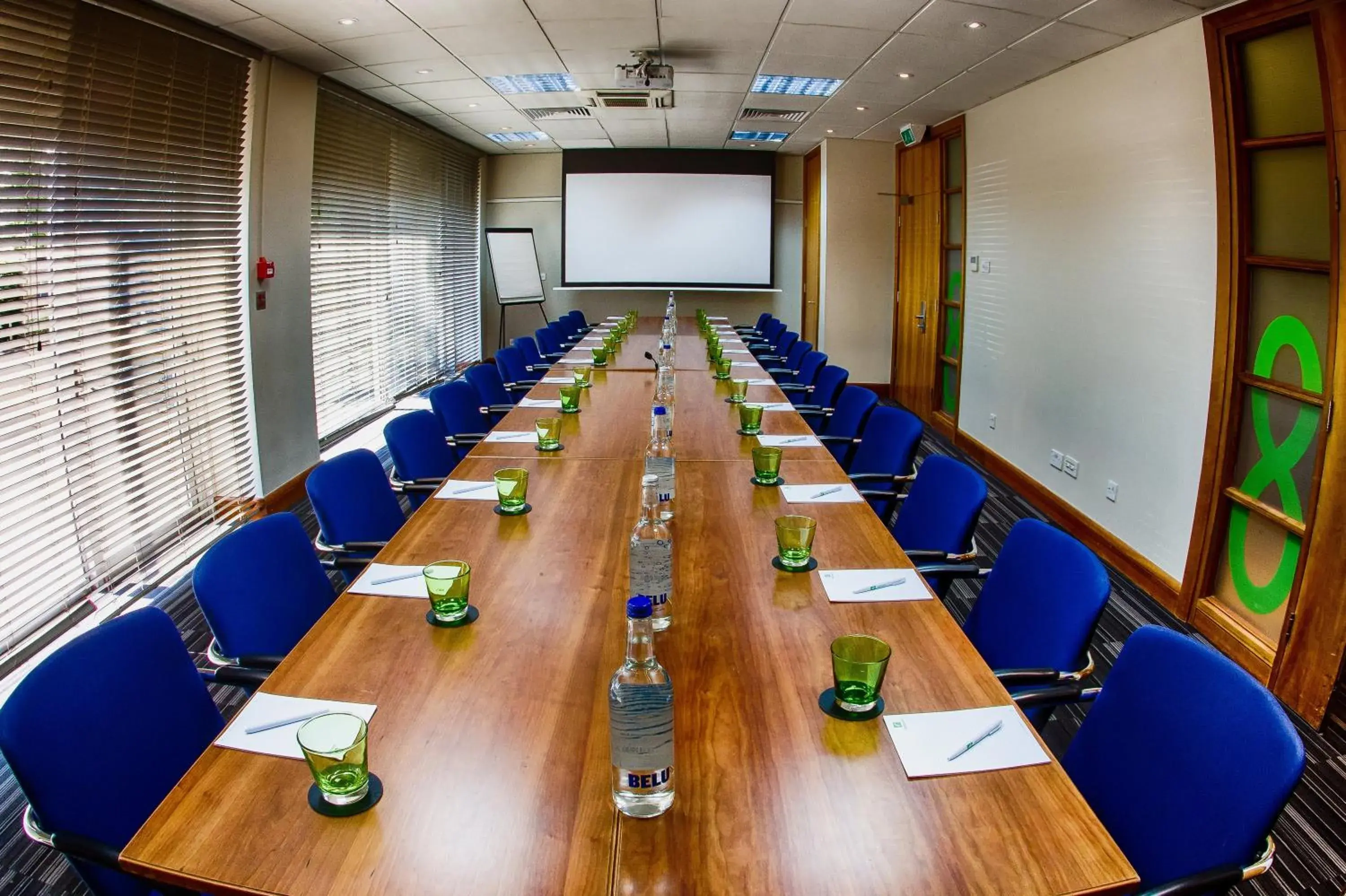 Meeting/conference room, Business Area/Conference Room in Holiday Inn London - Heathrow M4Jct.4