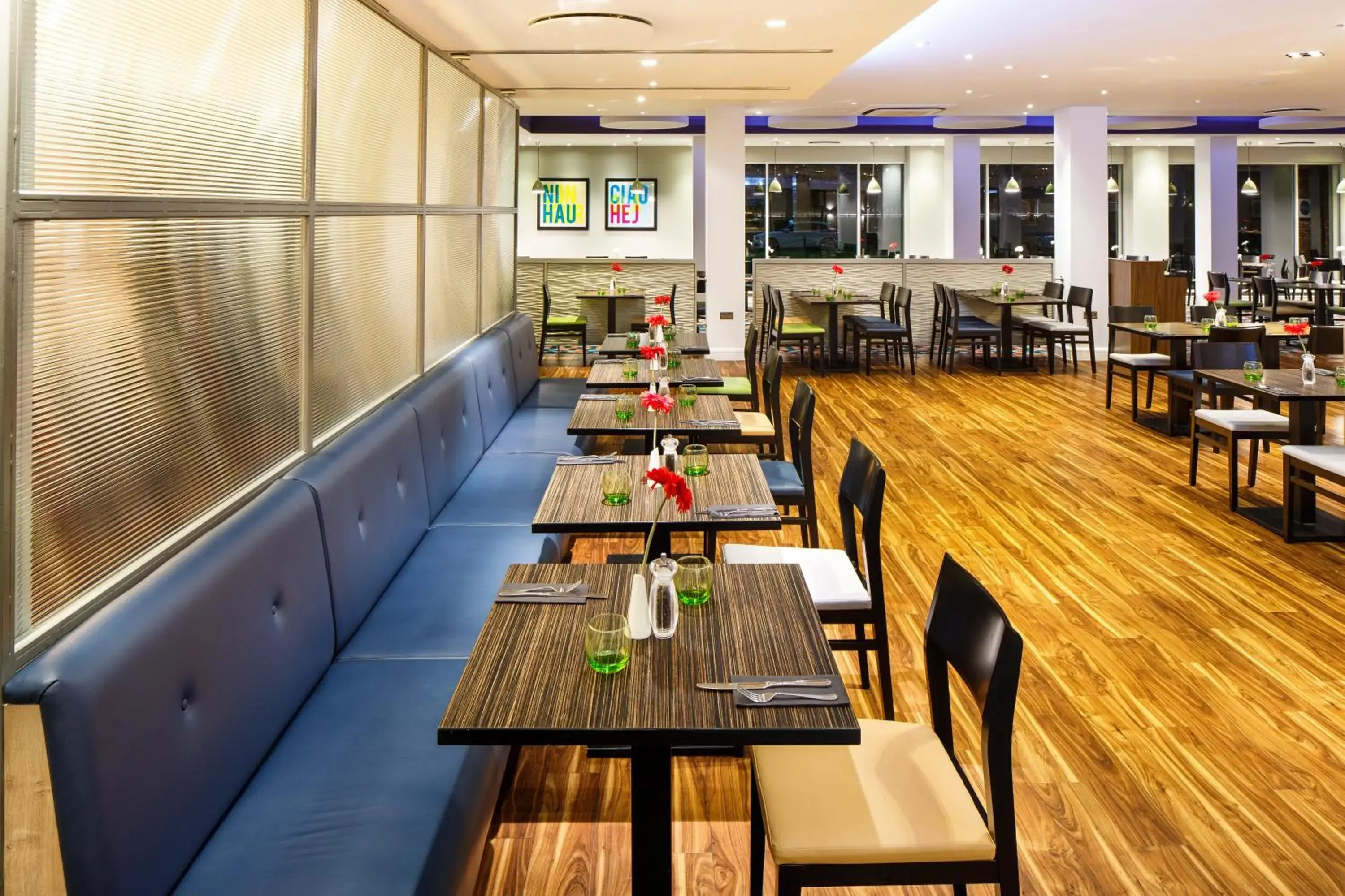 Restaurant/Places to Eat in Holiday Inn London - Heathrow M4Jct.4