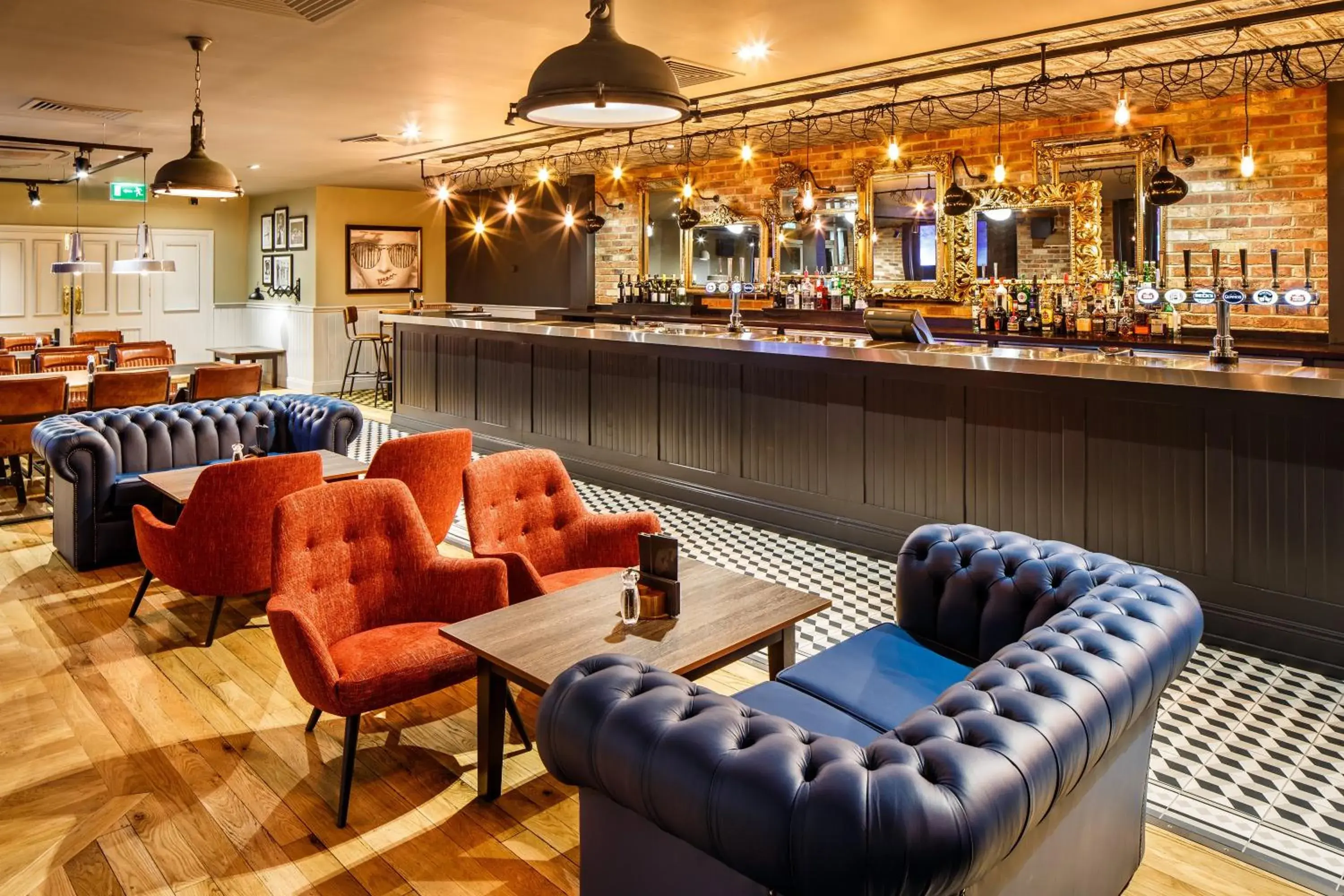 Lounge or bar, Lounge/Bar in Holiday Inn London - Heathrow M4Jct.4