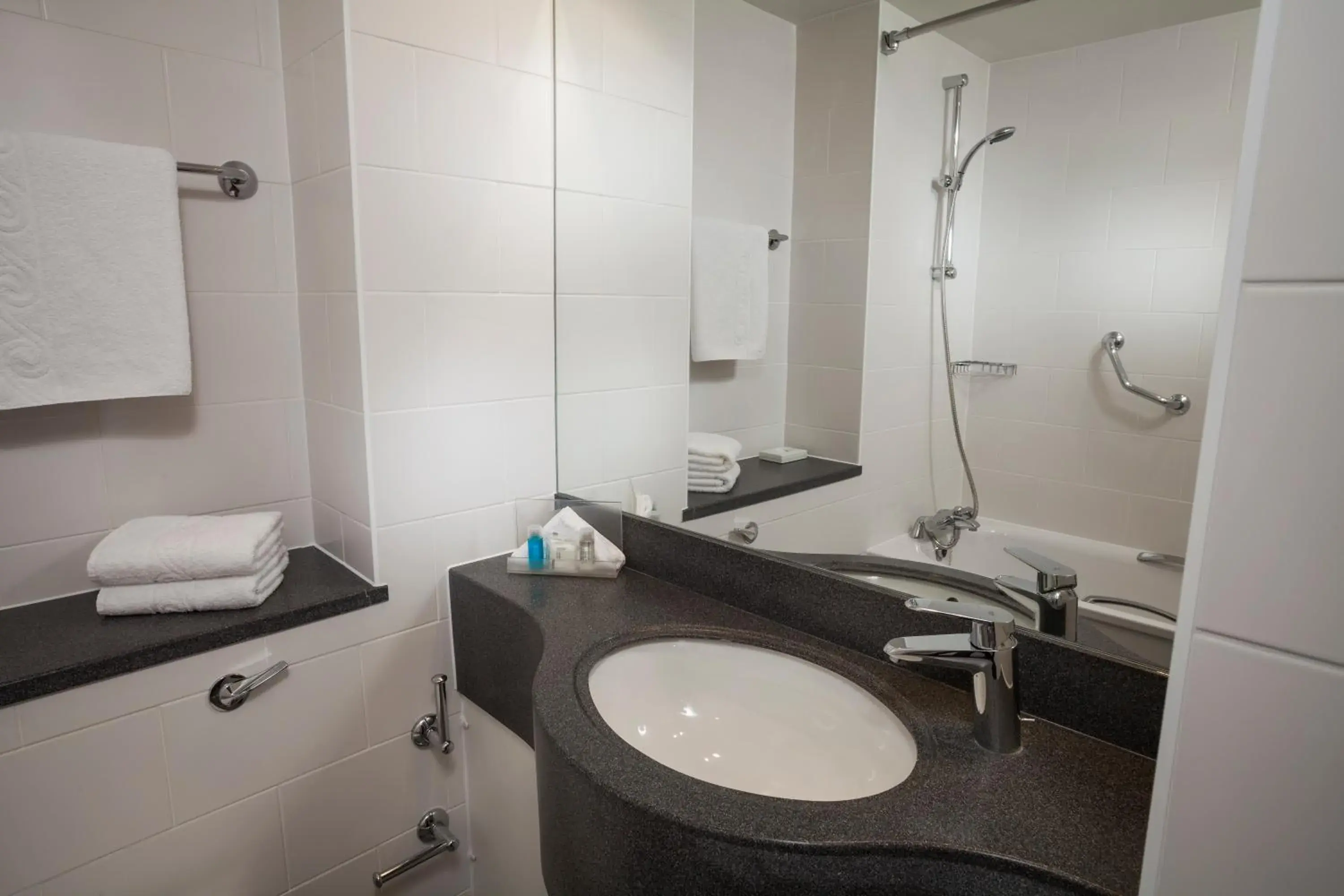 Bathroom in Holiday Inn London - Heathrow M4Jct.4