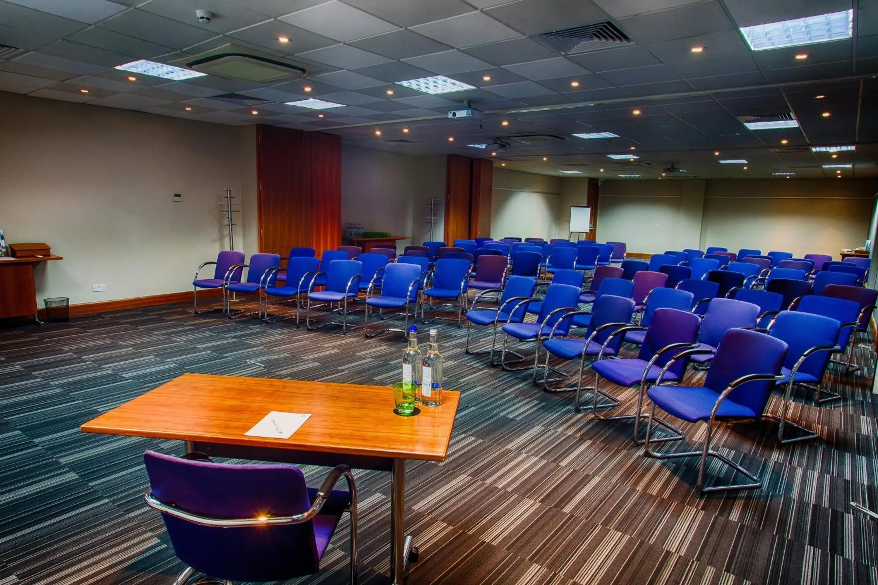 Meeting/conference room in Holiday Inn London - Heathrow M4Jct.4