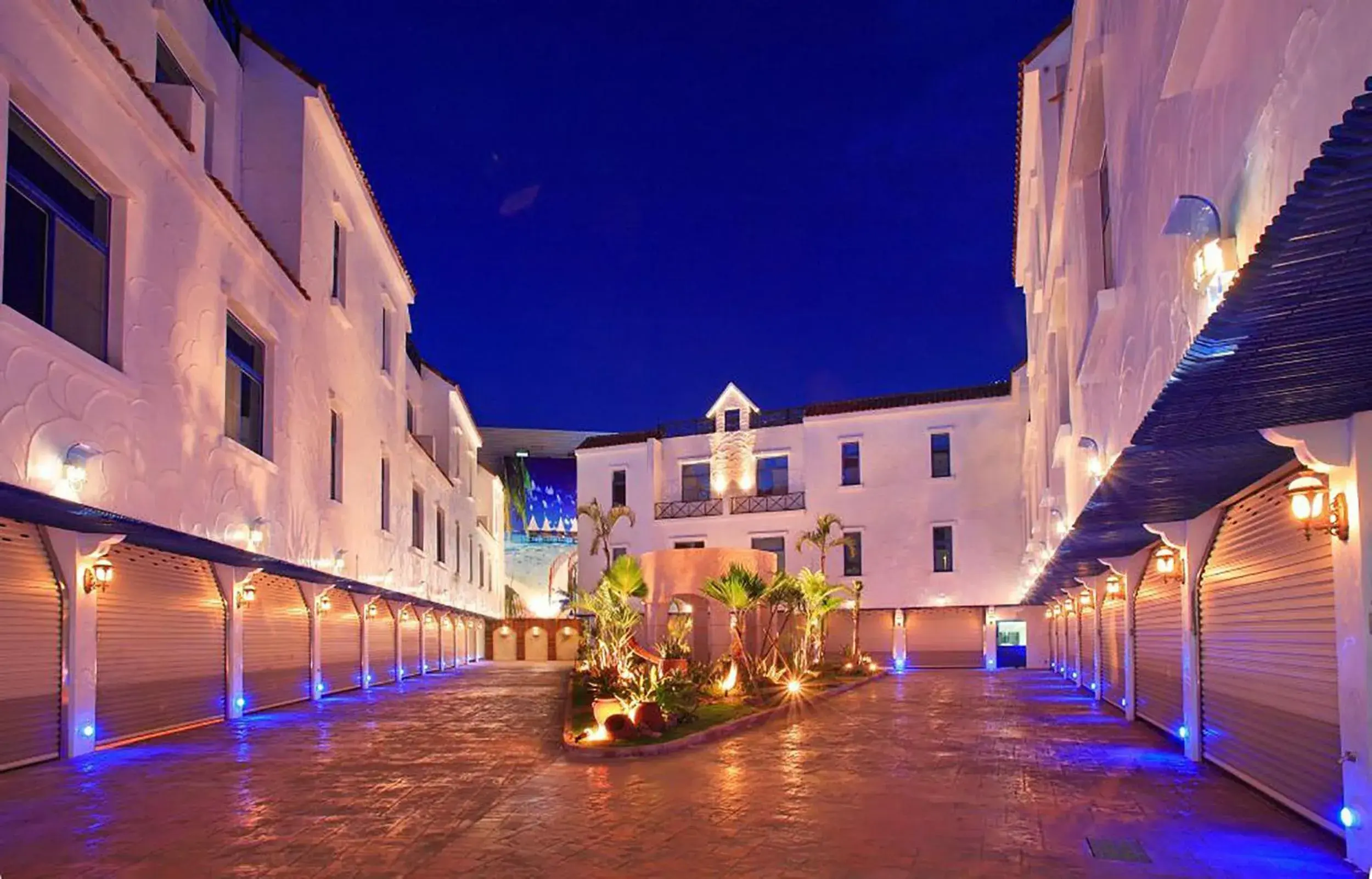 Property building in Blue Coast Spa Motel Property building in Blue Coast Spa Motel