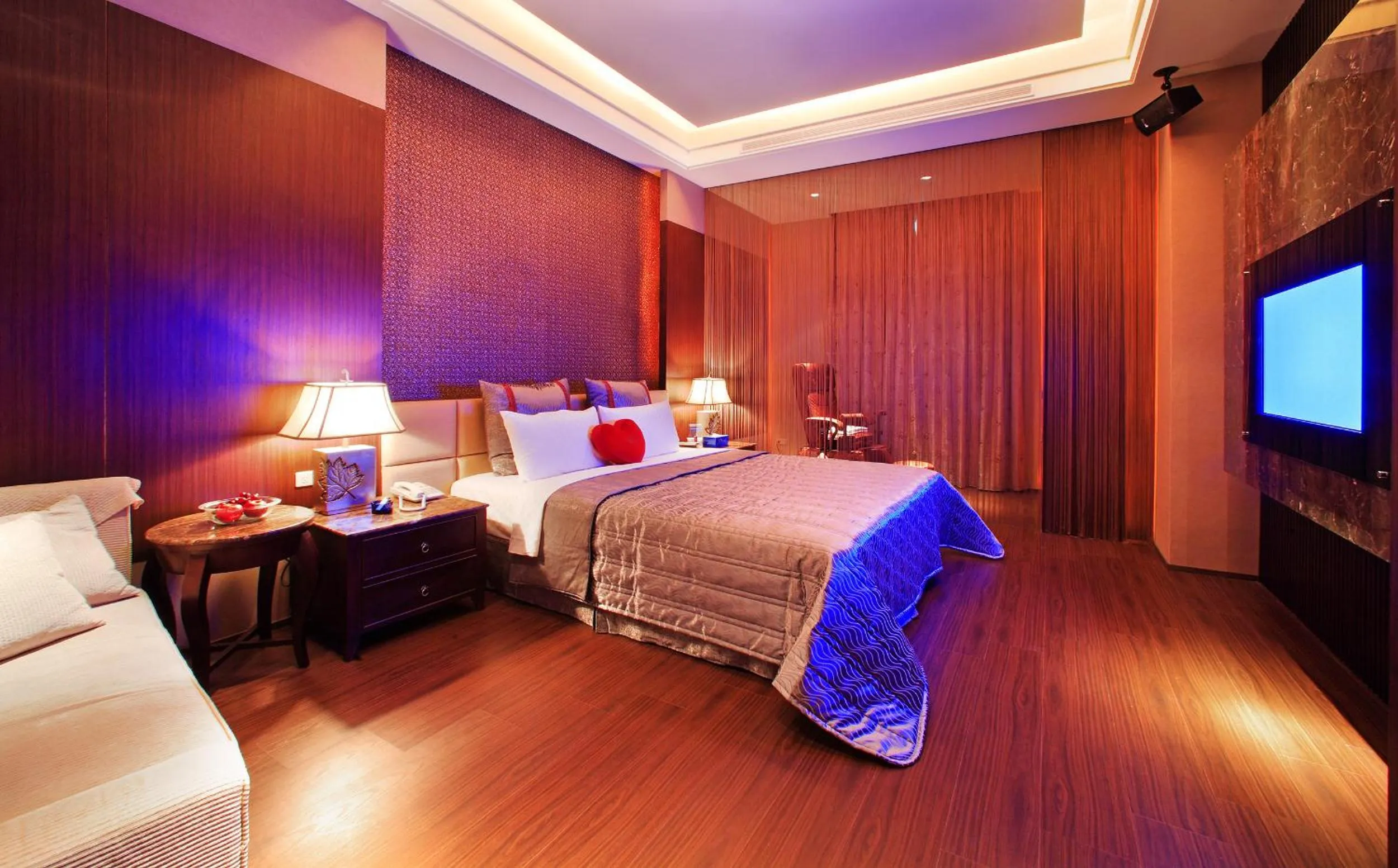 Photo of the whole room, Bed in Blue Coast Spa Motel