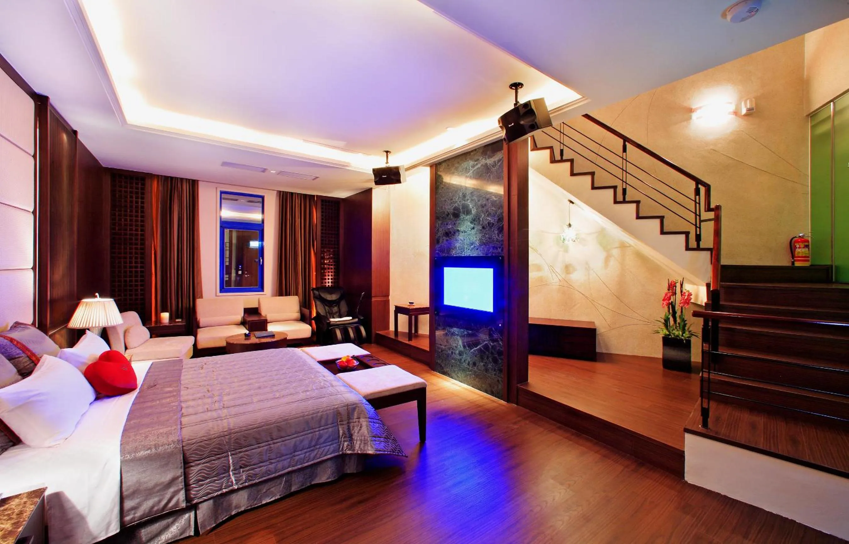 Photo of the whole room, Bed in Blue Coast Spa Motel