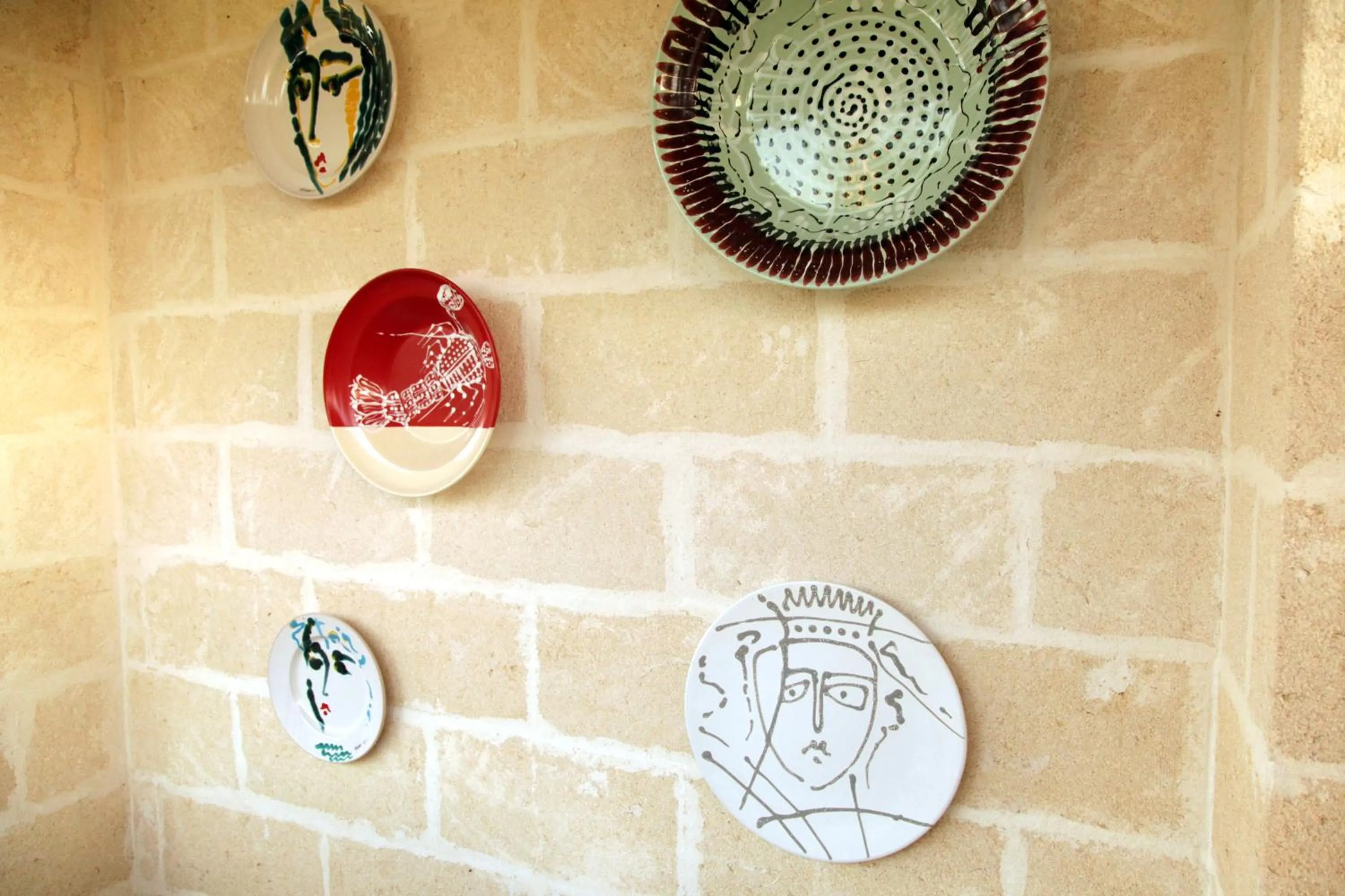 Decorative detail in Borgo de li Santi