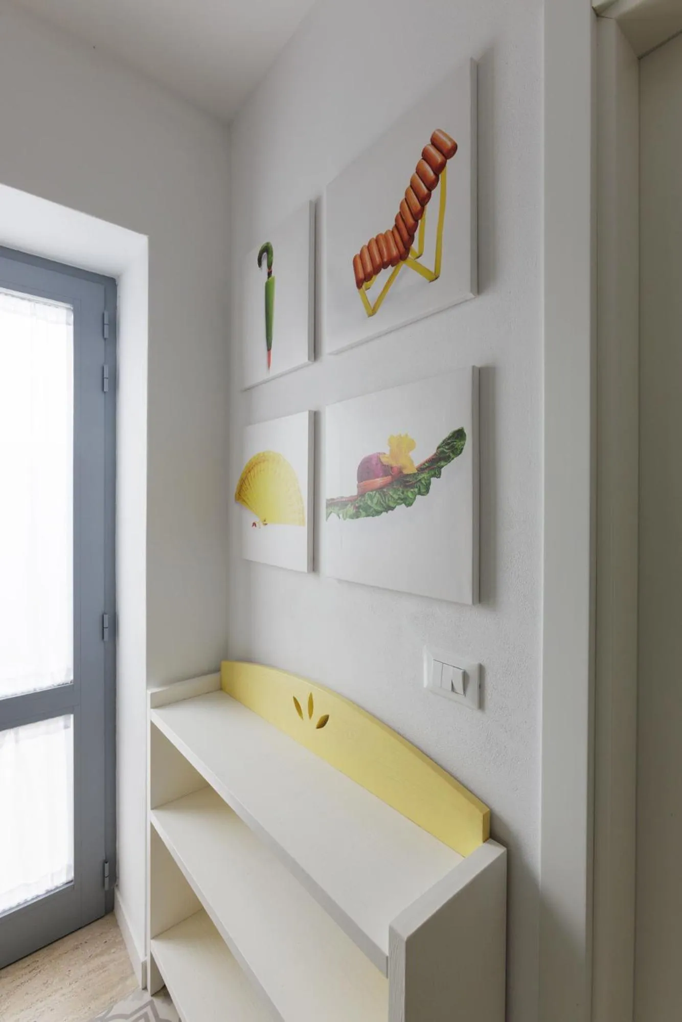 Decorative detail in Borgo de li Santi