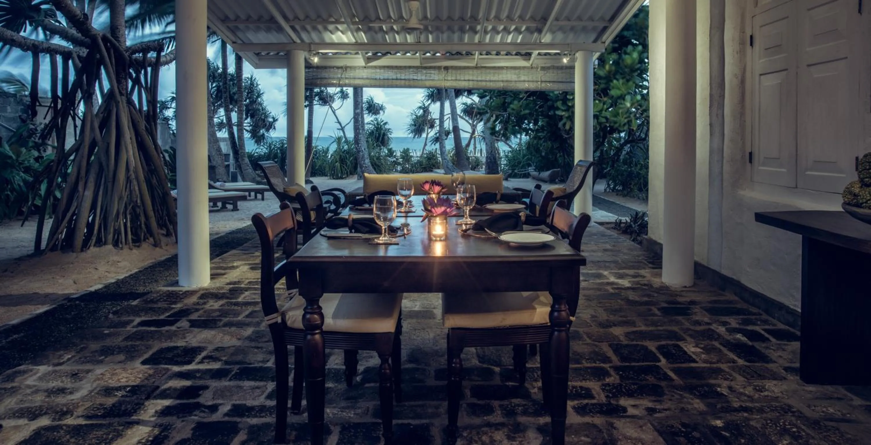 Restaurant/places to eat in Taru Villas 906 - Hikkaduwa
