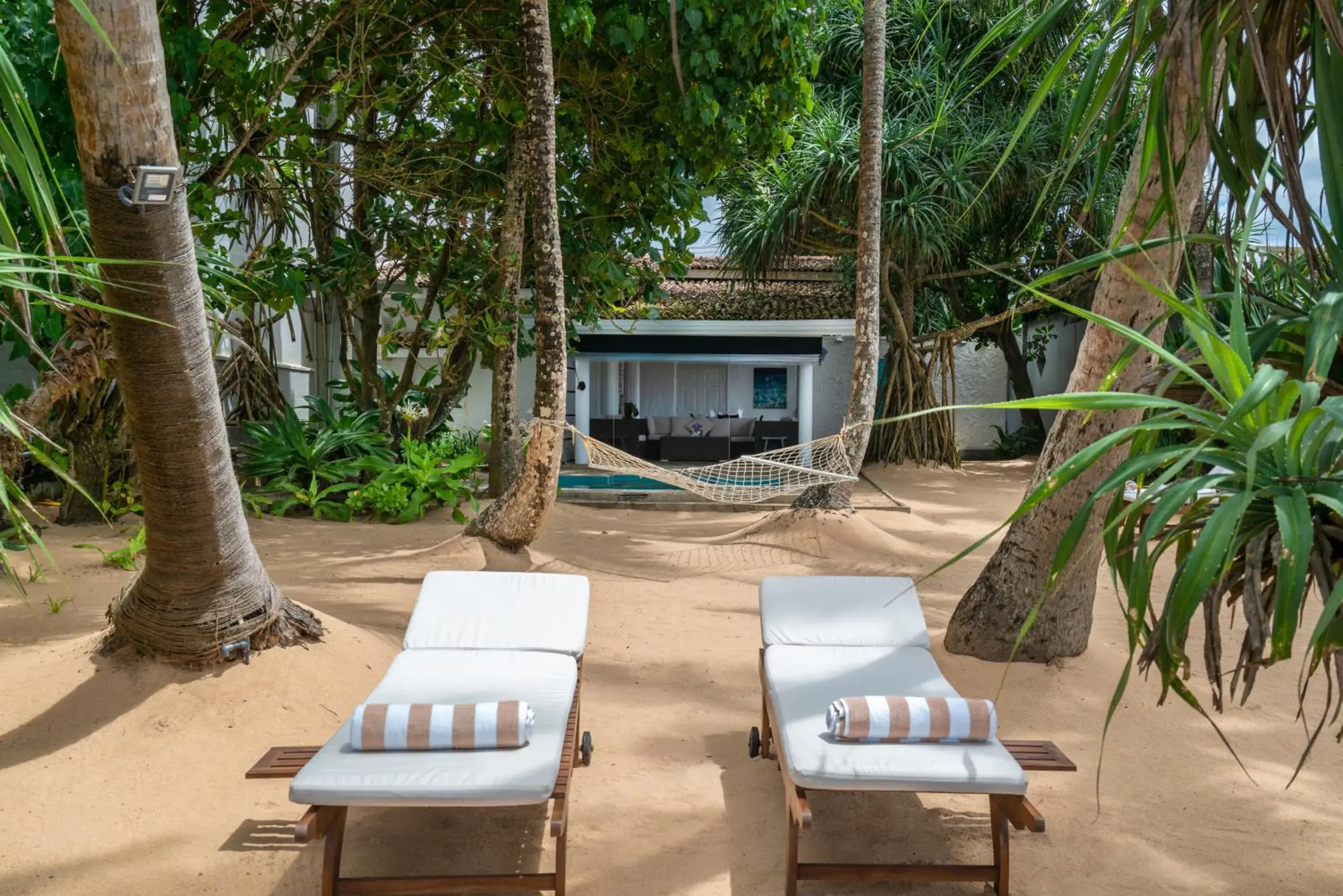 Garden view in Taru Villas 906 - Hikkaduwa Garden view in Taru Villas 906 - Hikkaduwa