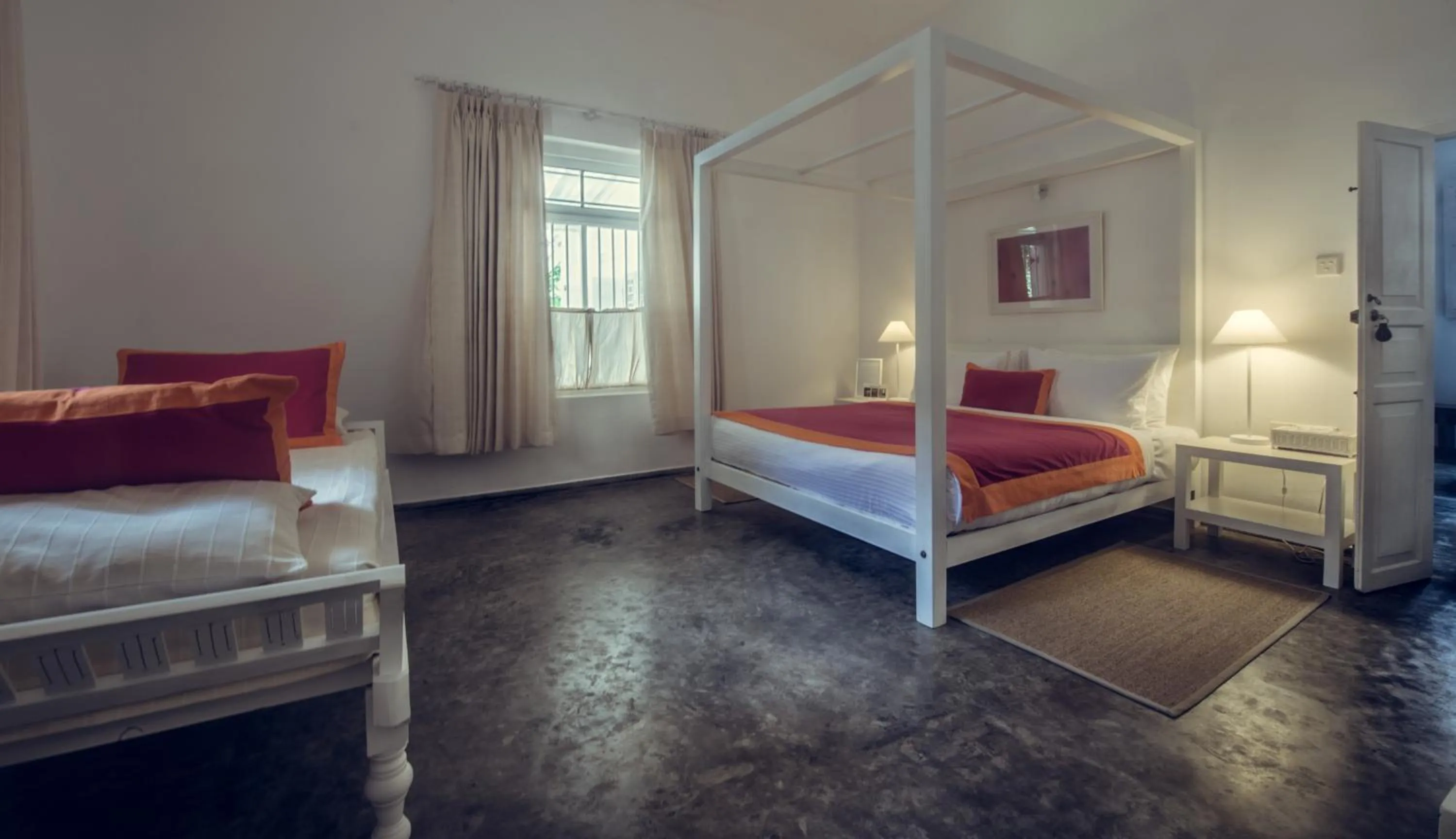 Photo of the whole room, Bed in Taru Villas 906 - Hikkaduwa