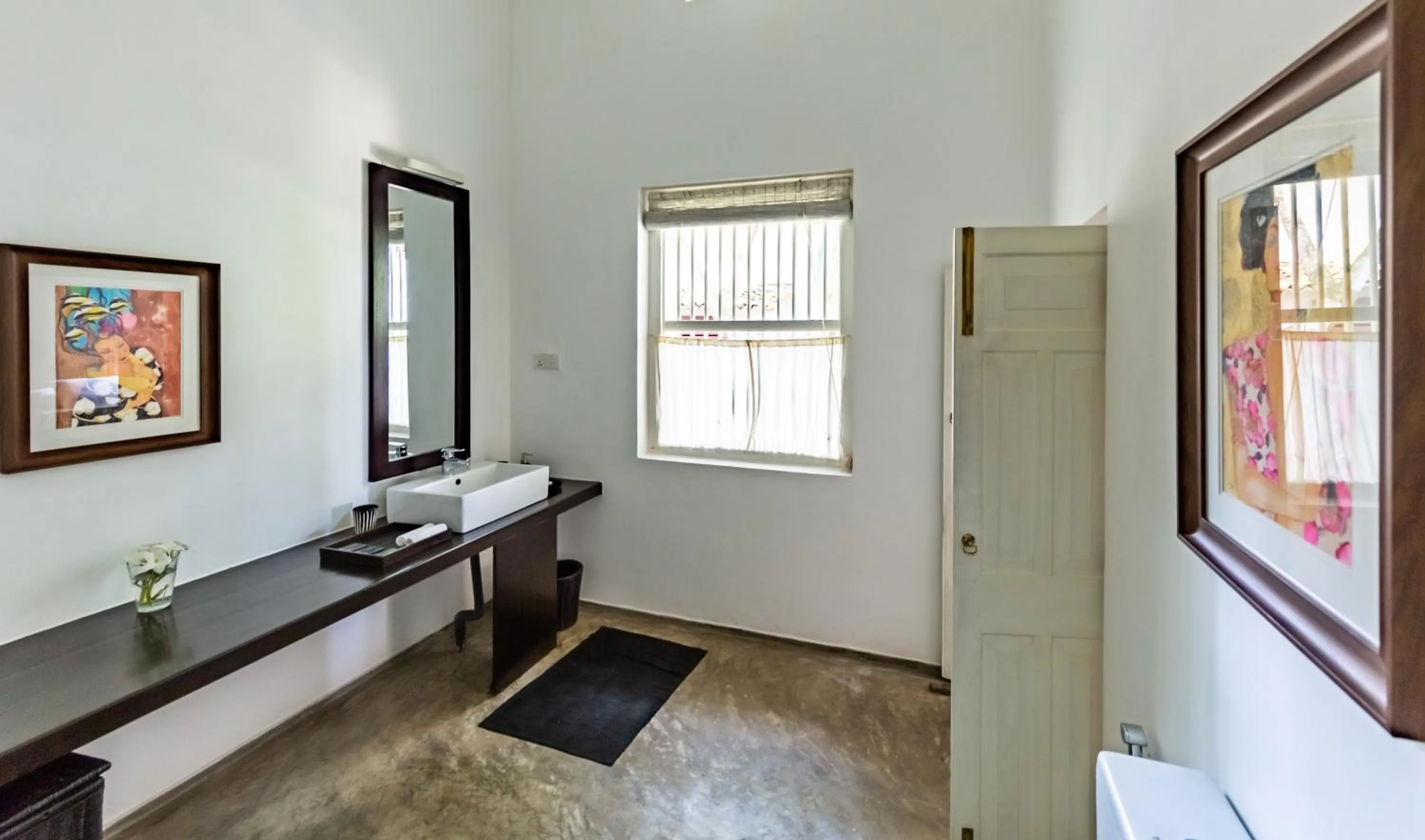 Shower in Taru Villas 906 - Hikkaduwa