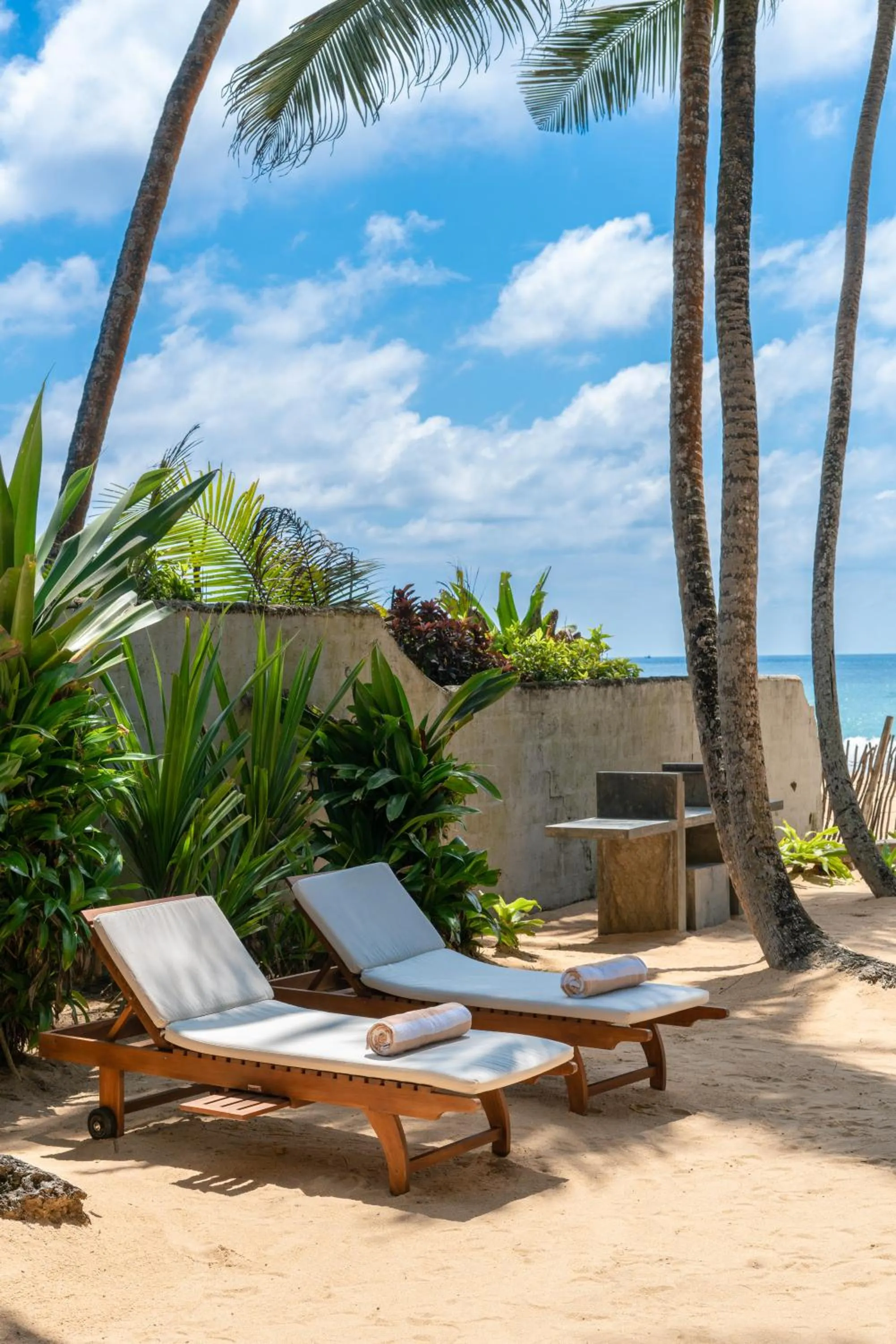 Beach in Taru Villas 906 - Hikkaduwa