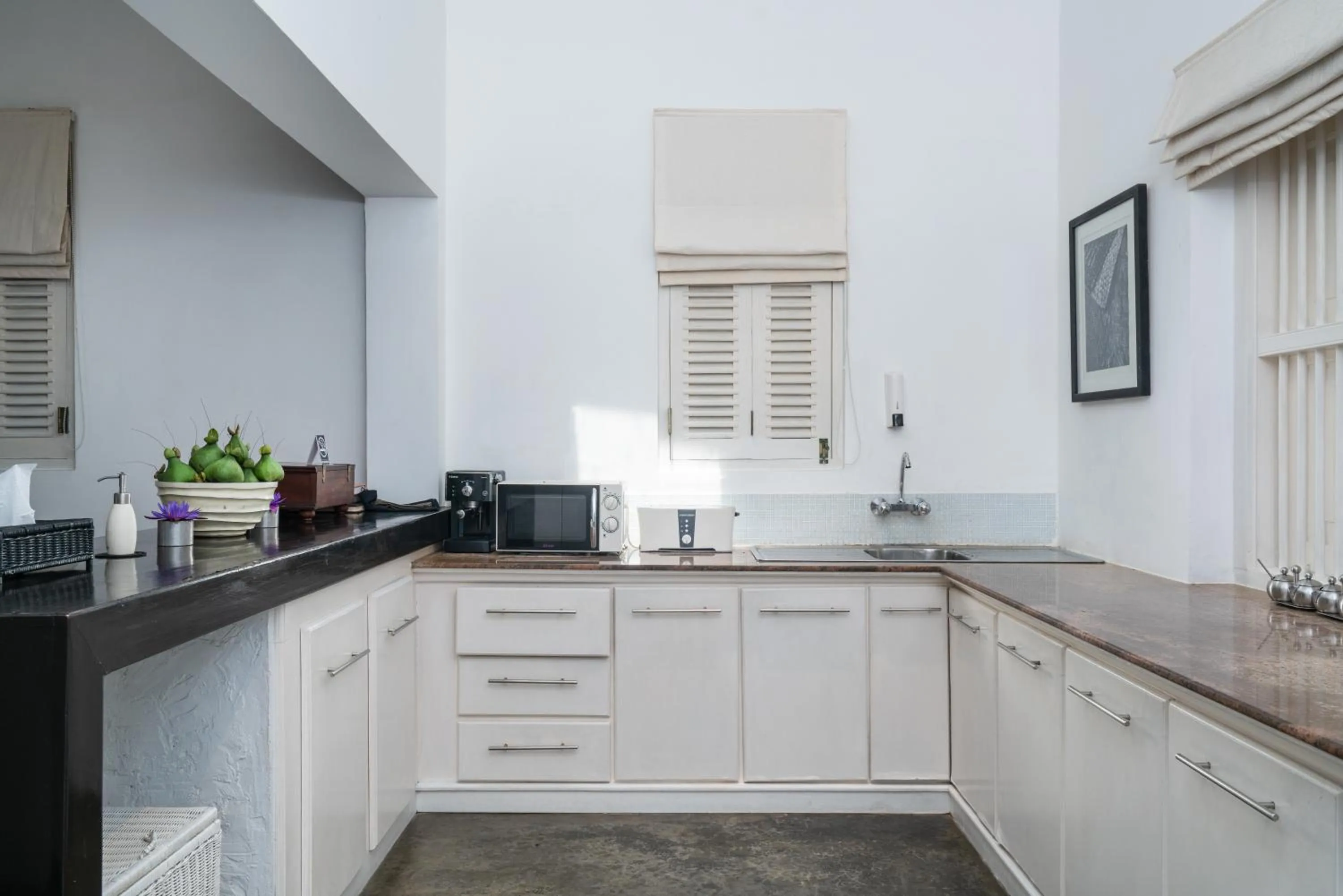 Kitchen or kitchenette in Taru Villas 906 - Hikkaduwa