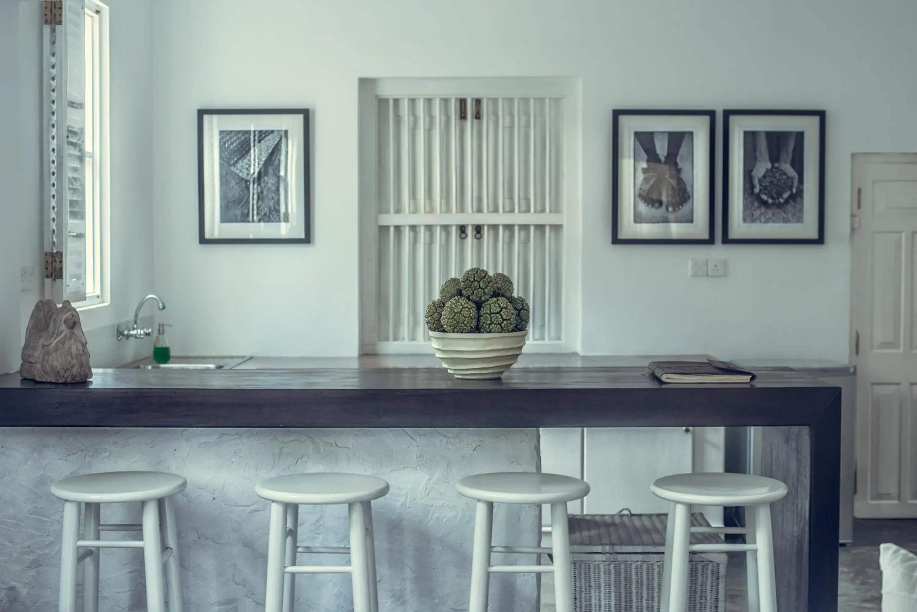 Lounge or bar in Taru Villas 906 - Hikkaduwa Lounge or bar in Taru Villas 906 - Hikkaduwa