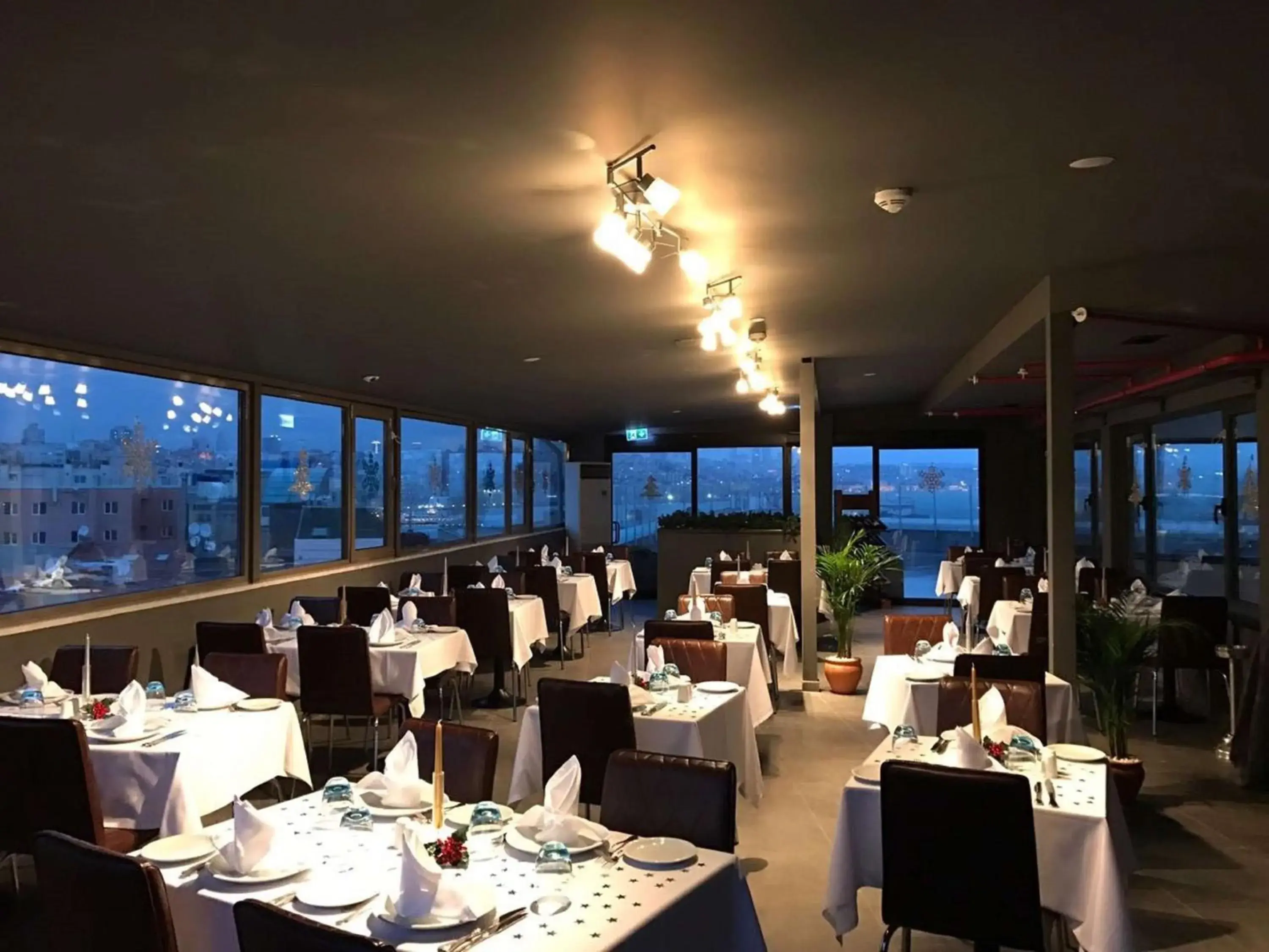 Restaurant/places to eat in DoubleTree by Hilton Istanbul - Sirkeci Restaurant/places to eat in DoubleTree by Hilton Istanbul - Sirkeci
