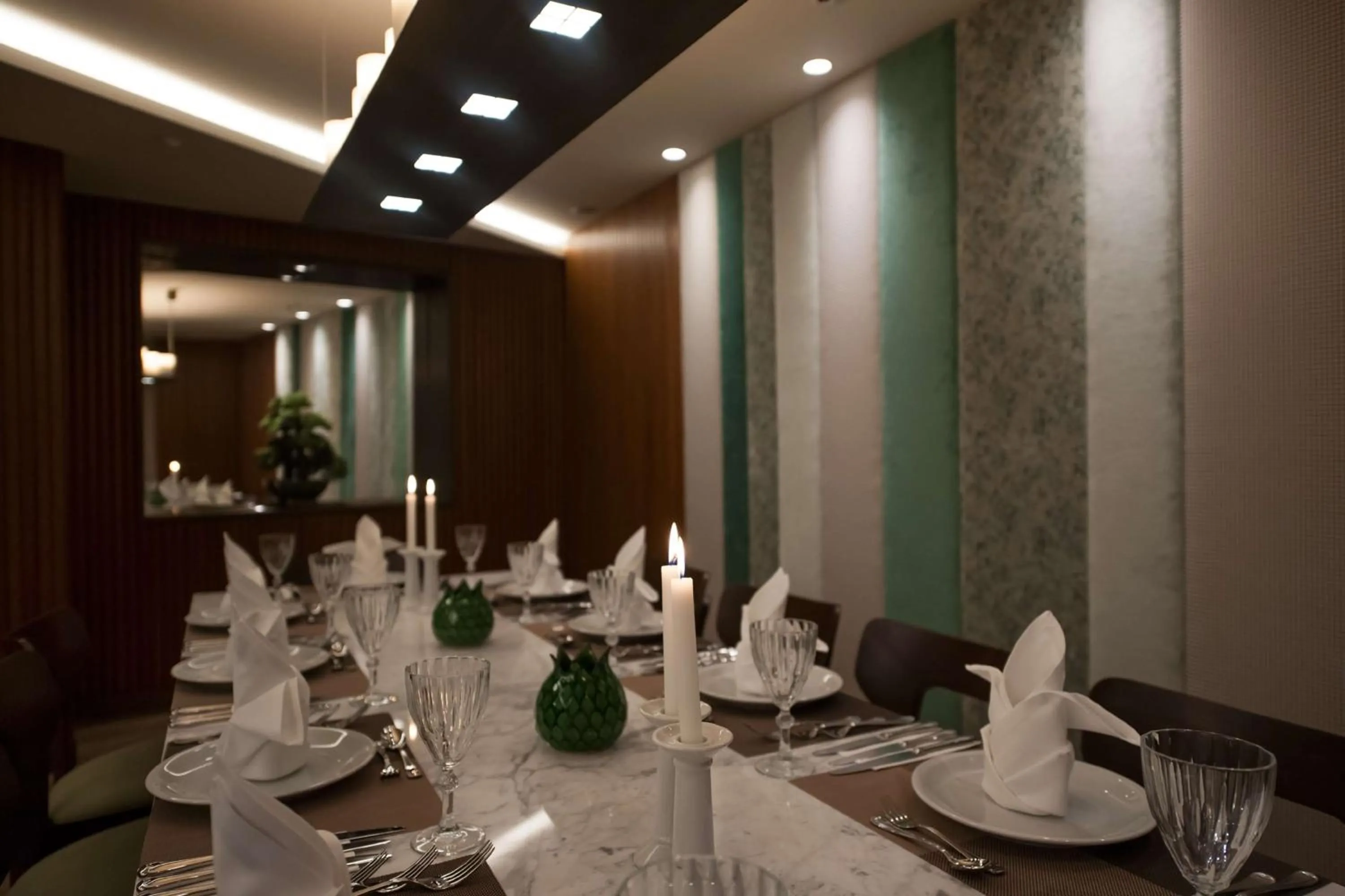 Restaurant/places to eat in DoubleTree by Hilton Istanbul - Sirkeci