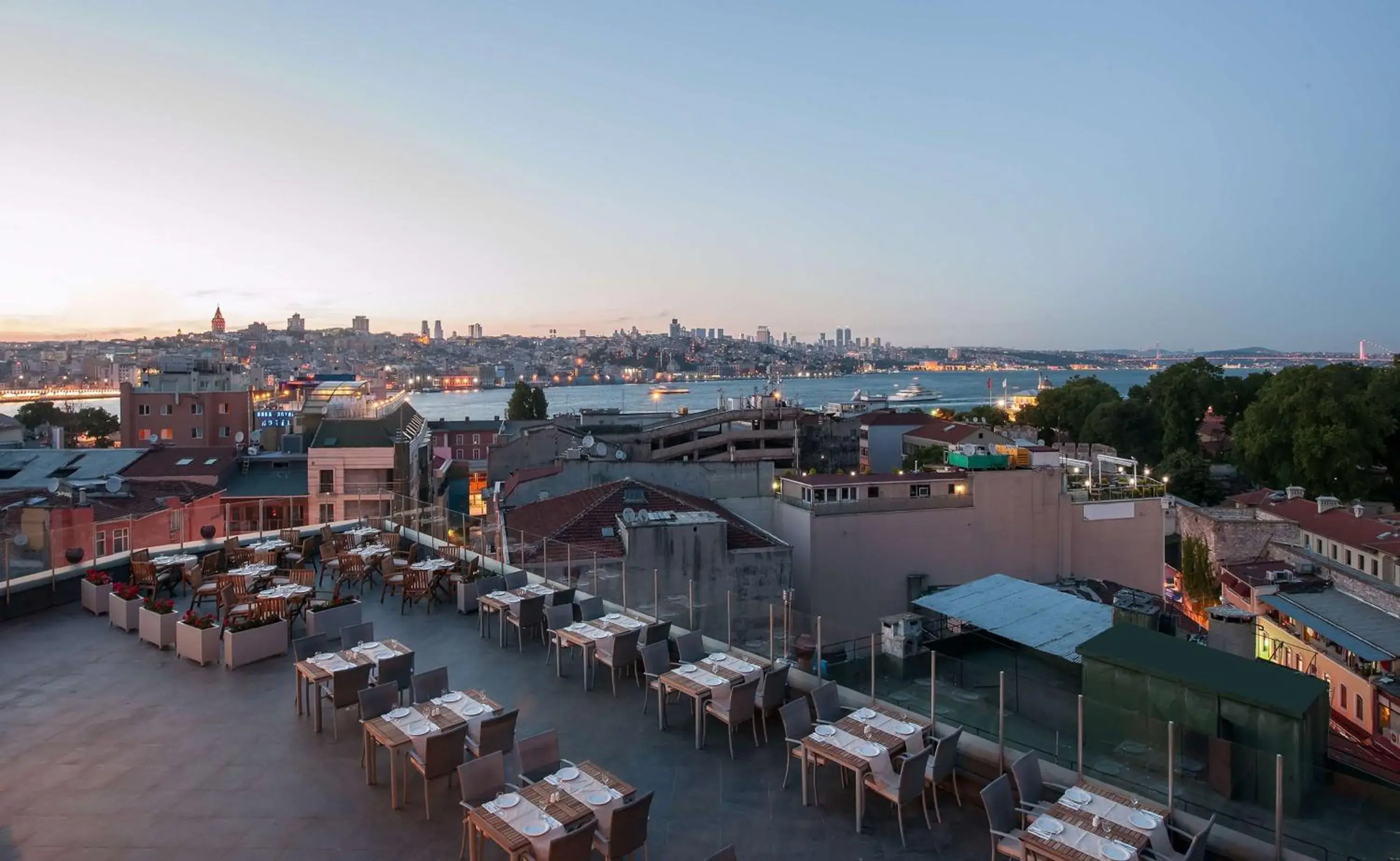 Restaurant/places to eat in DoubleTree by Hilton Istanbul - Sirkeci Restaurant/places to eat in DoubleTree by Hilton Istanbul - Sirkeci