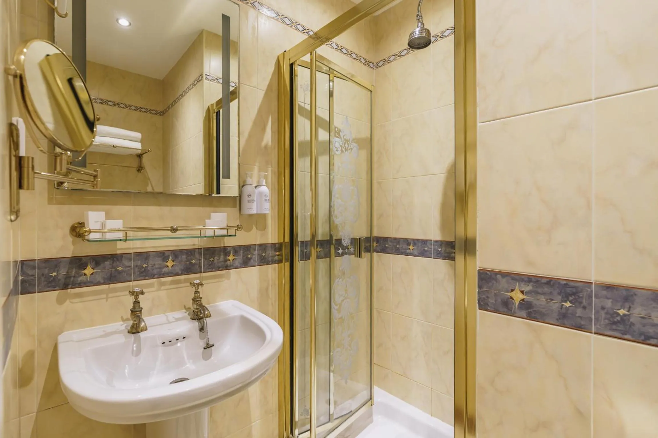 Shower in The Kennard