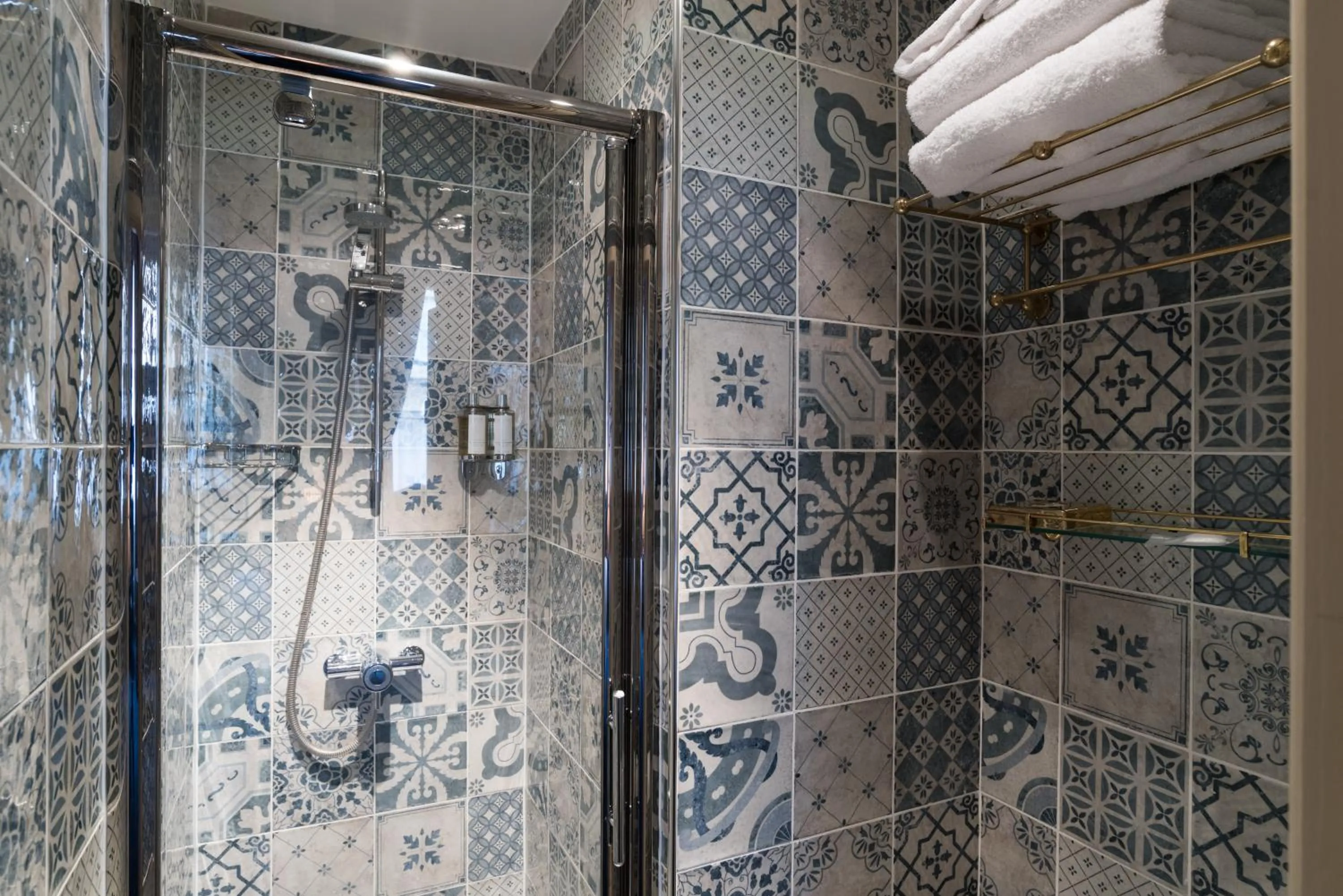 Shower in The Kennard