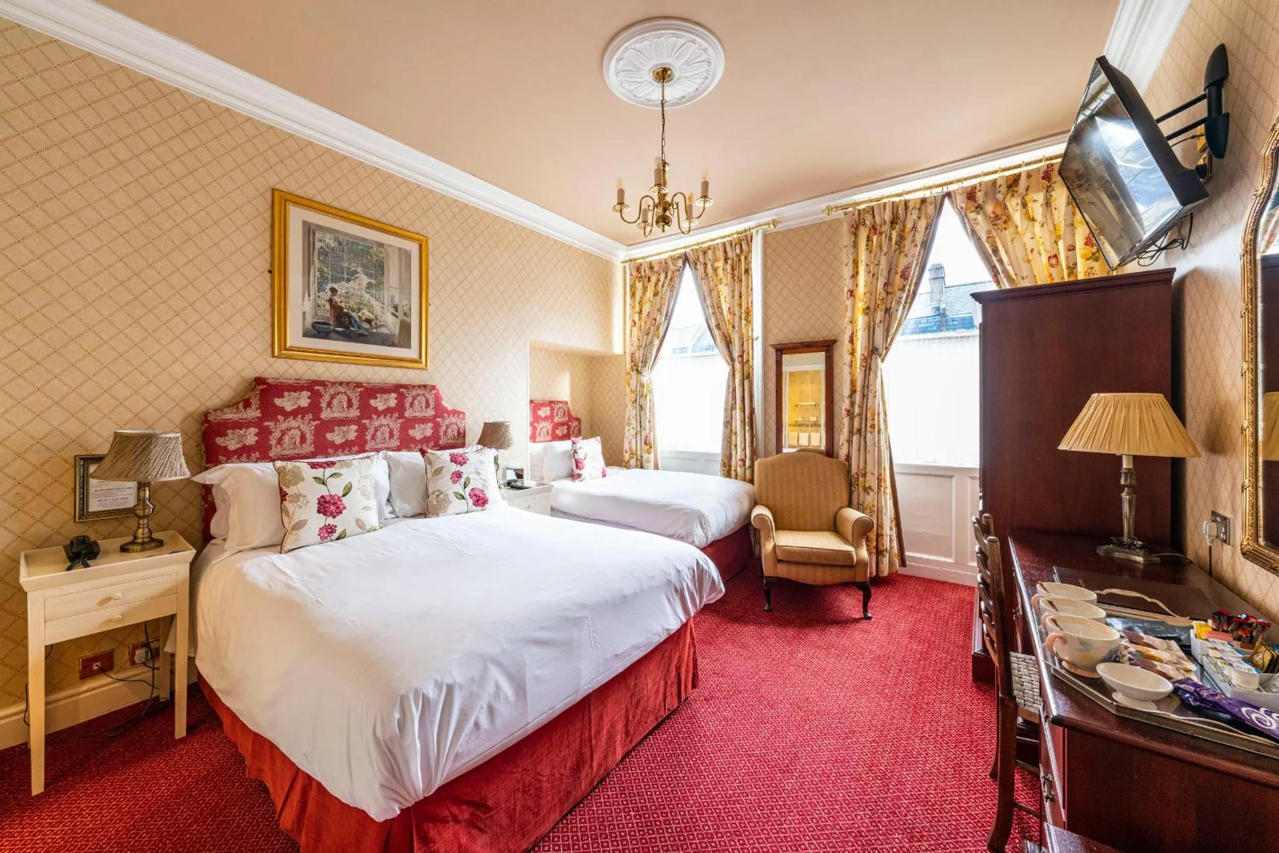 Photo of the whole room, Bed in The Kennard