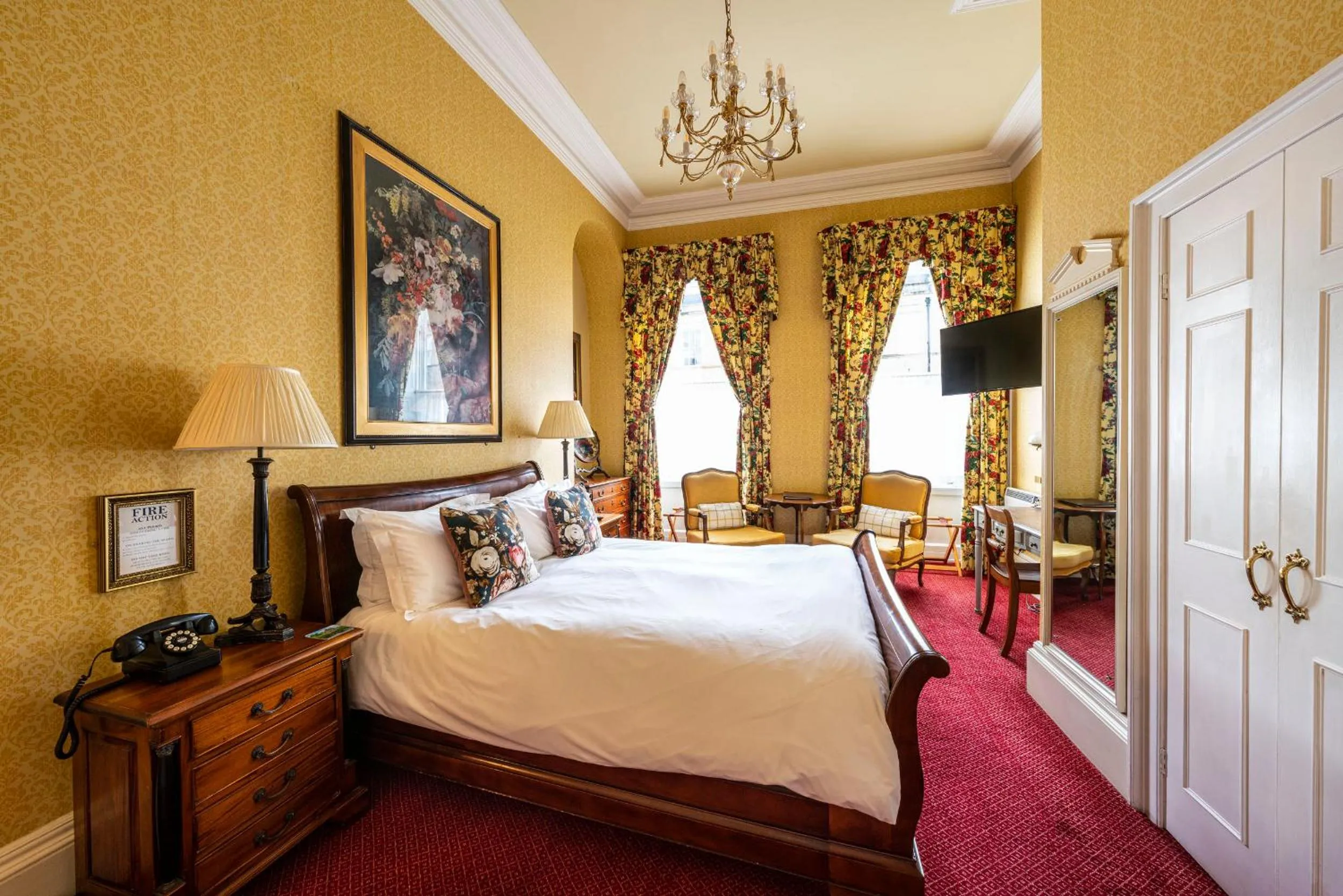 Photo of the whole room, Bed in The Kennard