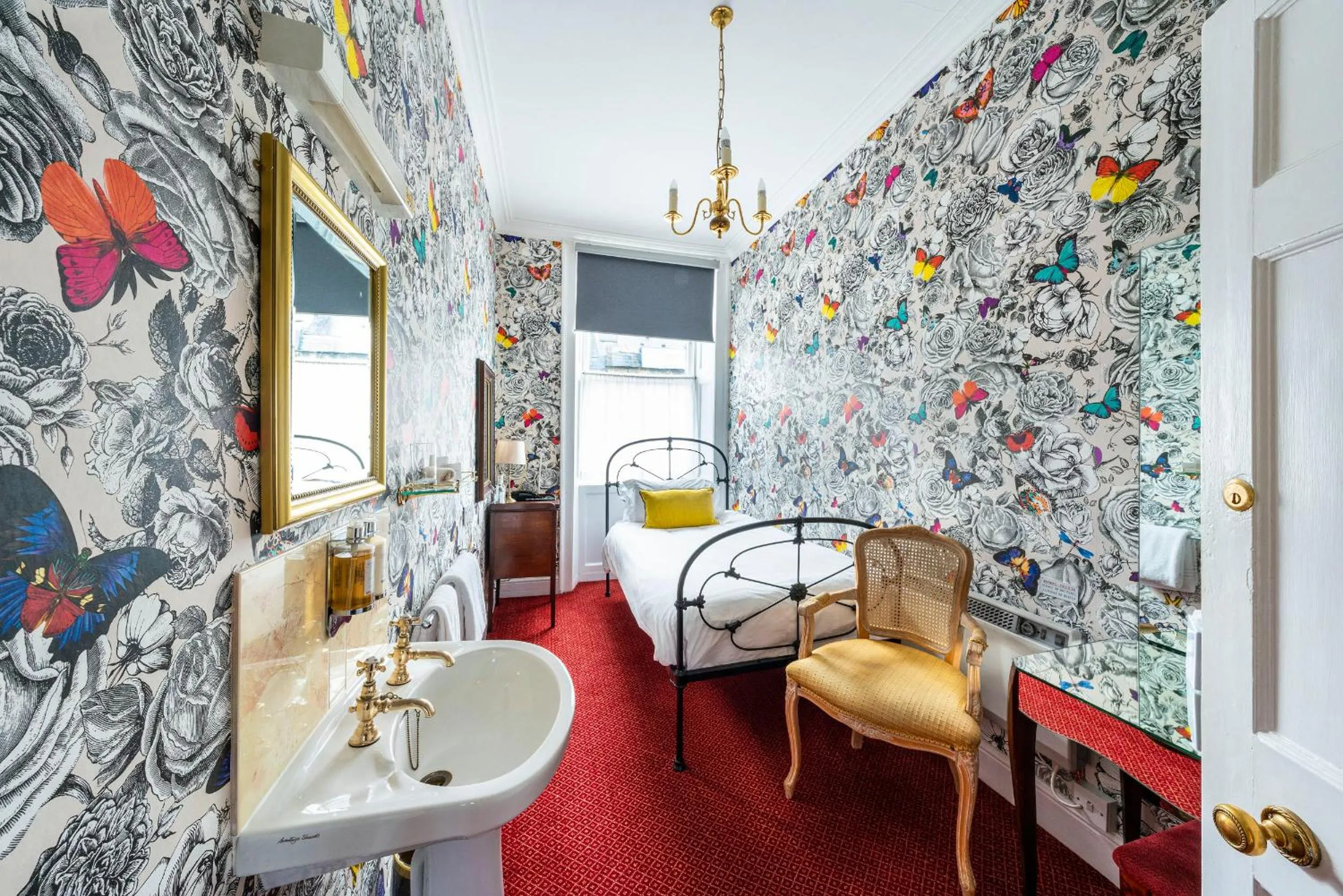 Photo of the whole room, Bed in The Kennard