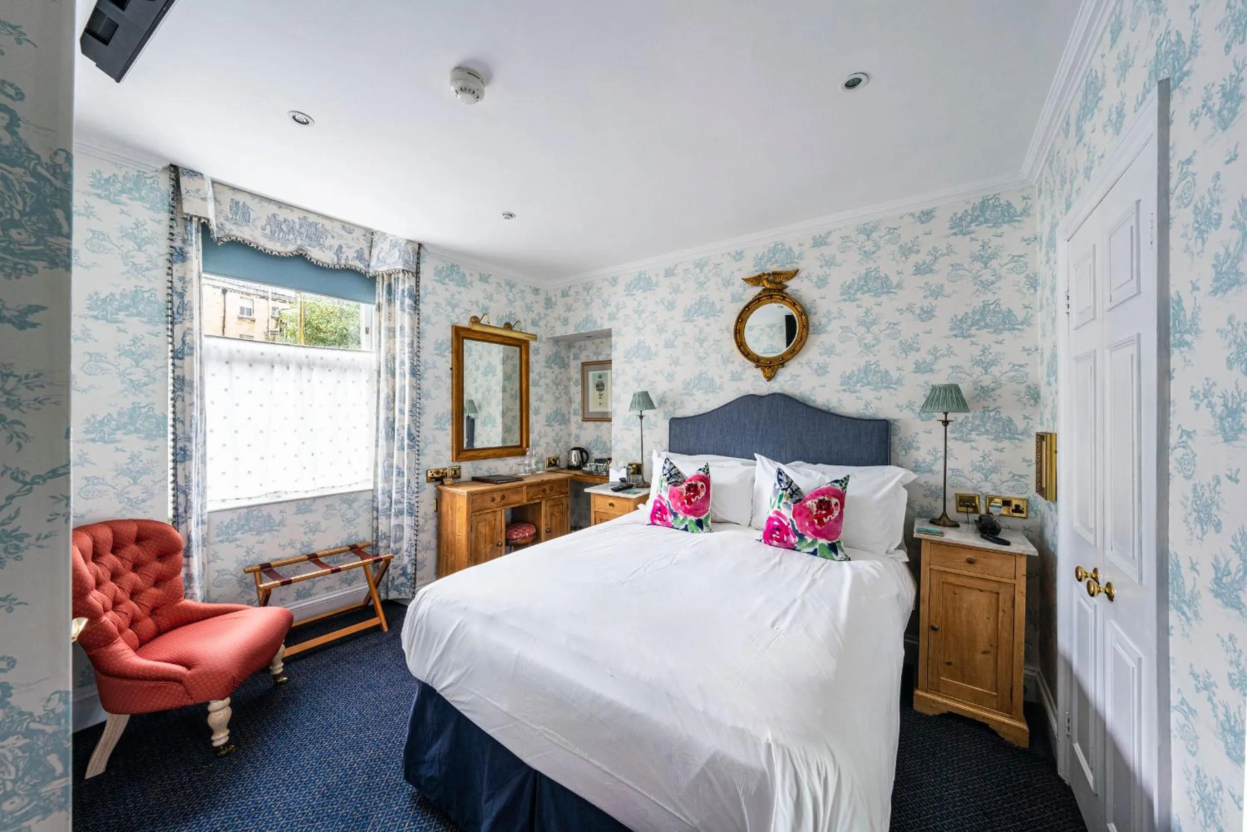 Photo of the whole room, Bed in The Kennard