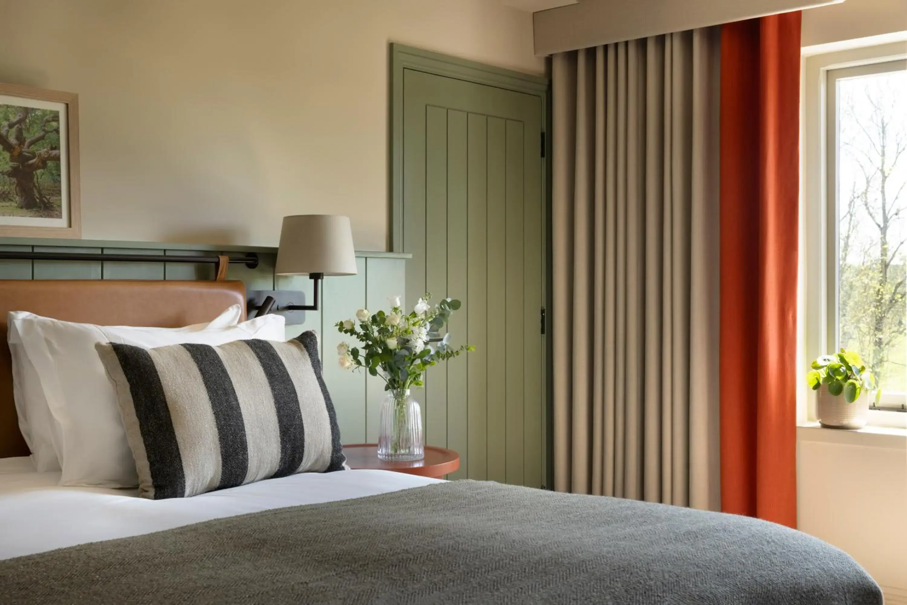 Bedroom, Bed in New Park Manor Hotel Bedroom, Bed in New Park Manor Hotel