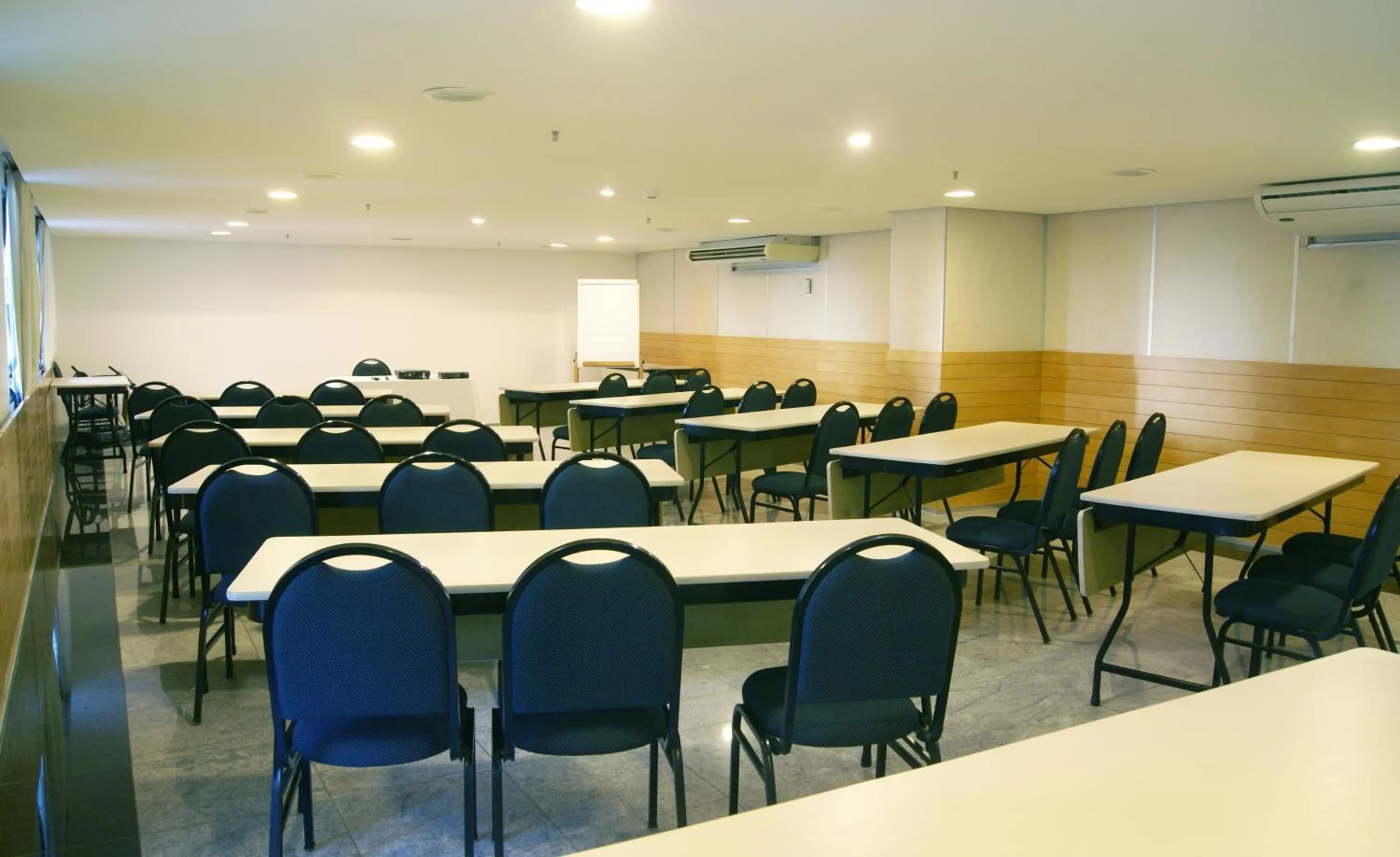 Business facilities in Hotel Diogo